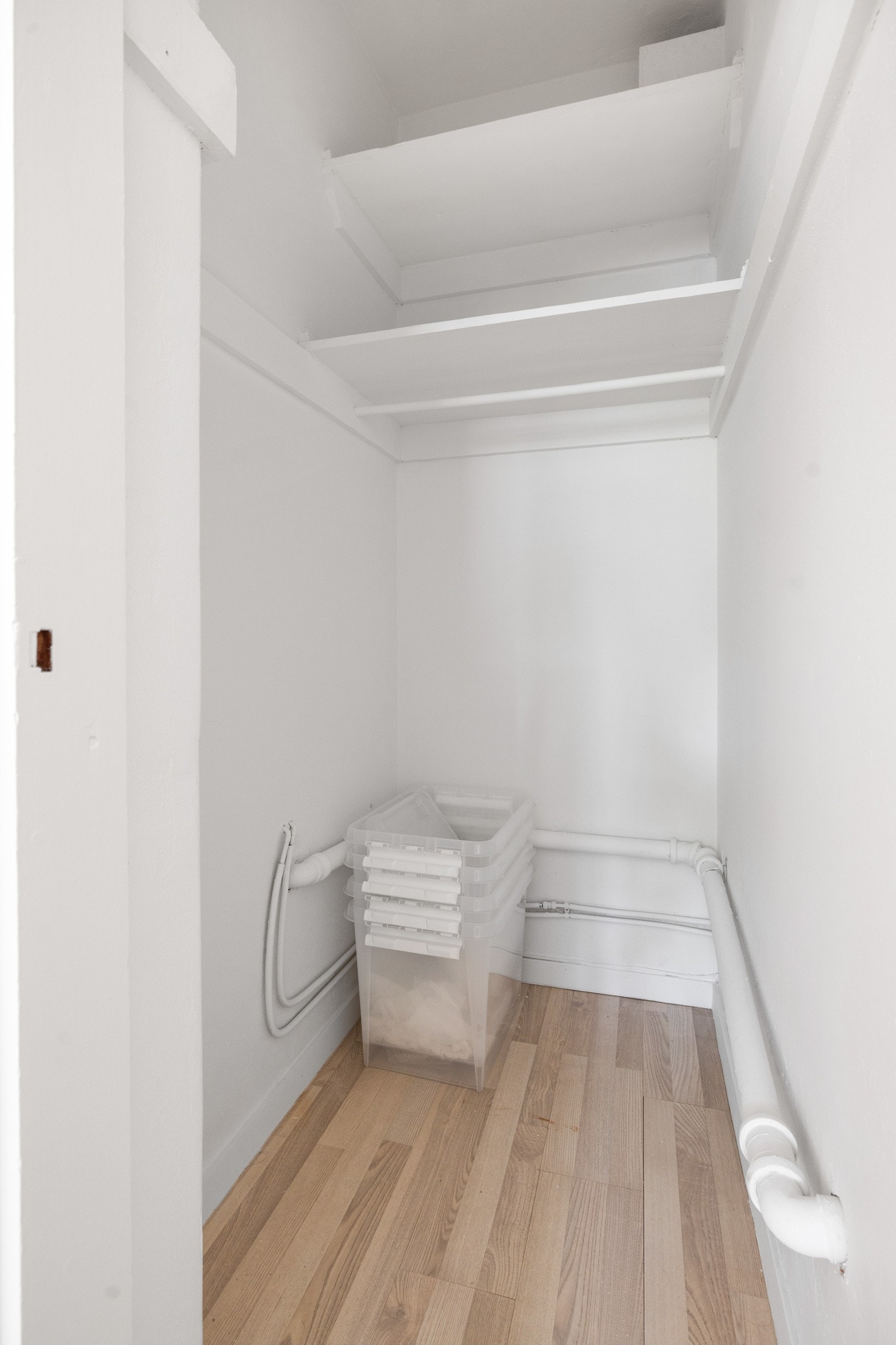 I tillegg til ekstern bod på ca. 2,5 kvm gir leiligheten deg ytterligere oppbevaringsplass i innvendig kott på ca. 2 kvm. Galleribilde