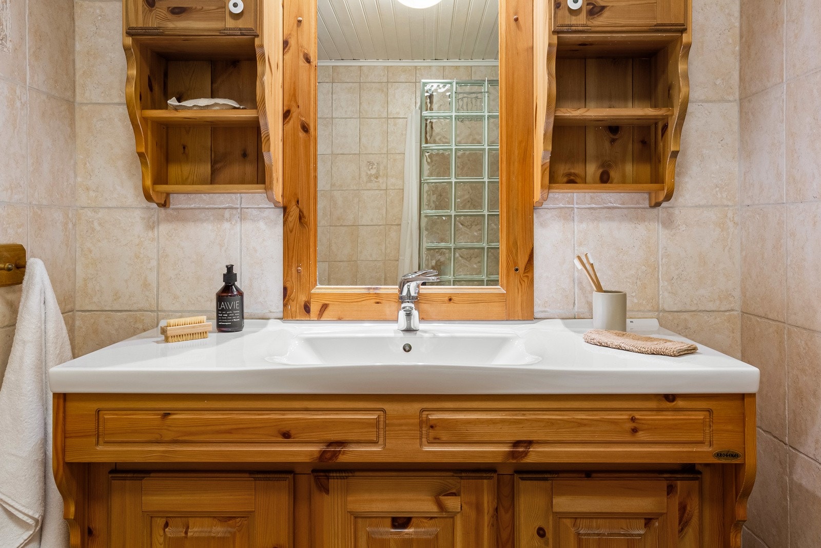 Baderommet er gitt TG3 da det er fra ukjent eksakt årstall. Videre undersøkelser av fagkyndige anbefales. Galleribilde