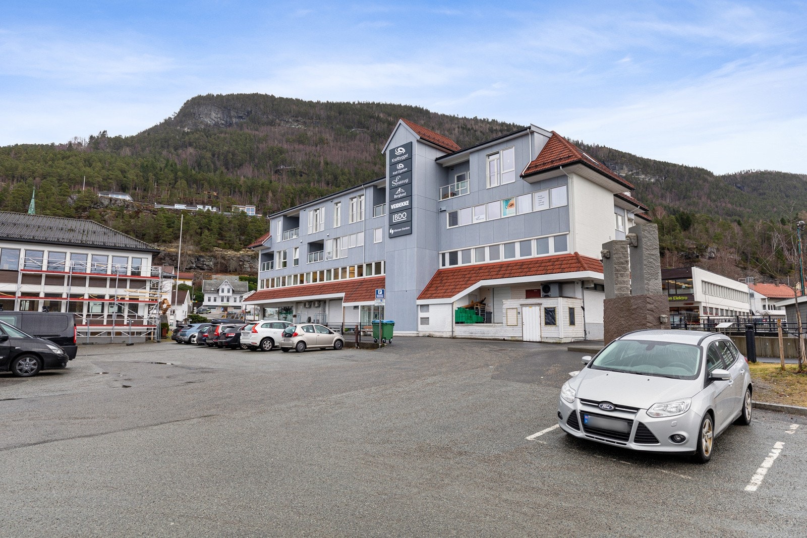 Sameiget ligg særs sentralt med gangavstand til alle servicetilbod som... Galleribilde