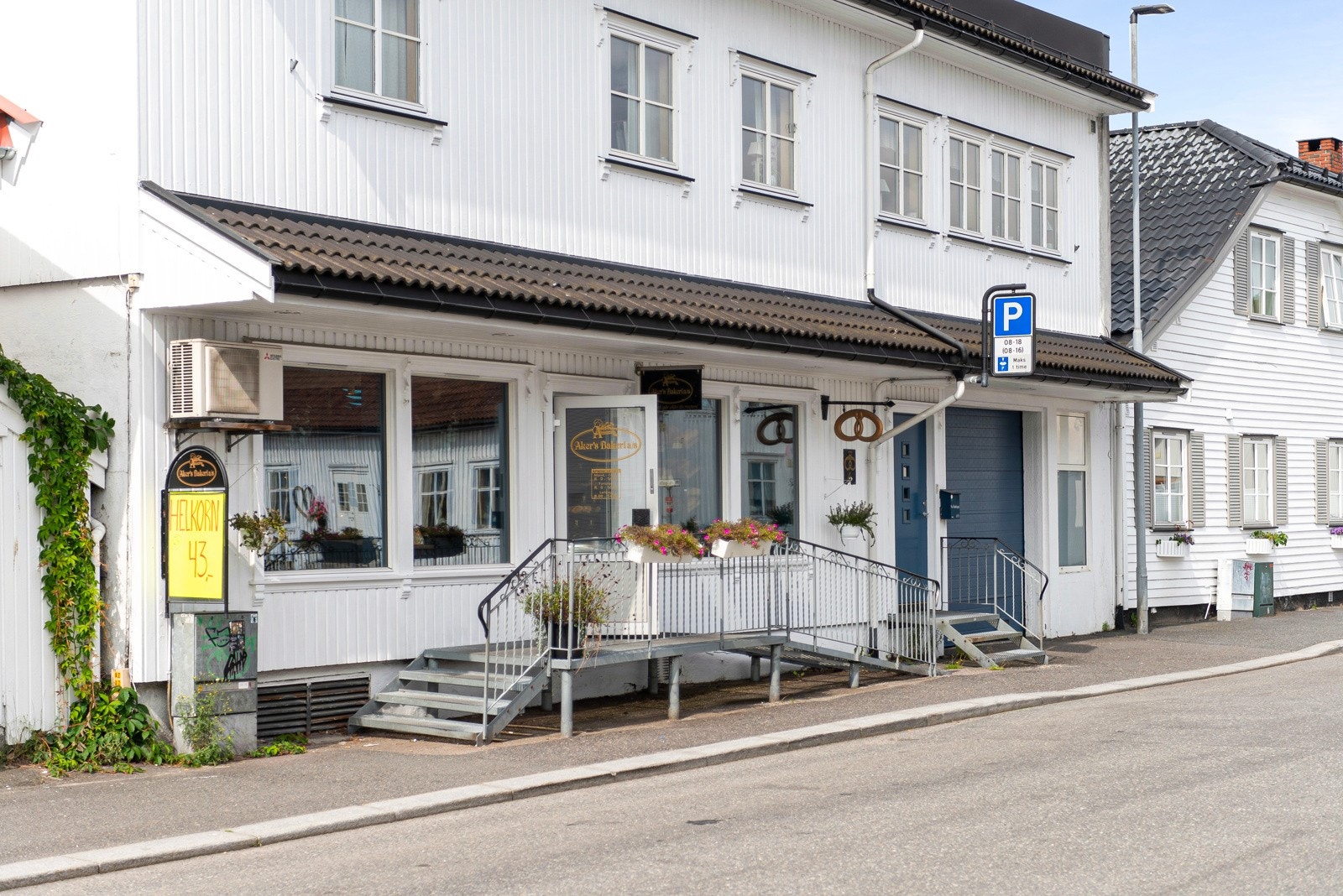 Det lokale bakeriet ligger i samme nabolag. Galleribilde