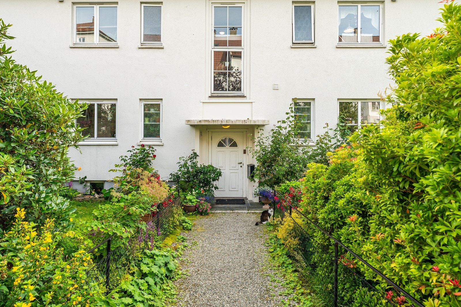 Inngangsparti. Galleribilde