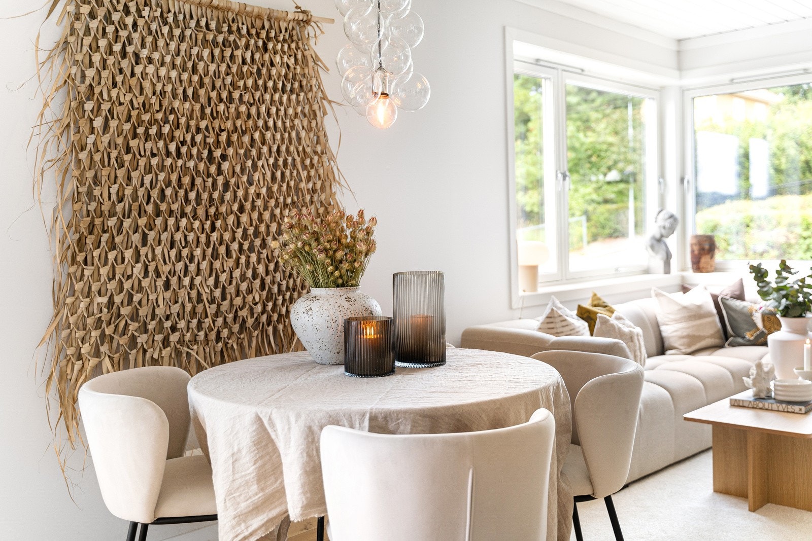 Her ligger alt til rette for å samle familie og venner til hyggelige måltider. Galleribilde