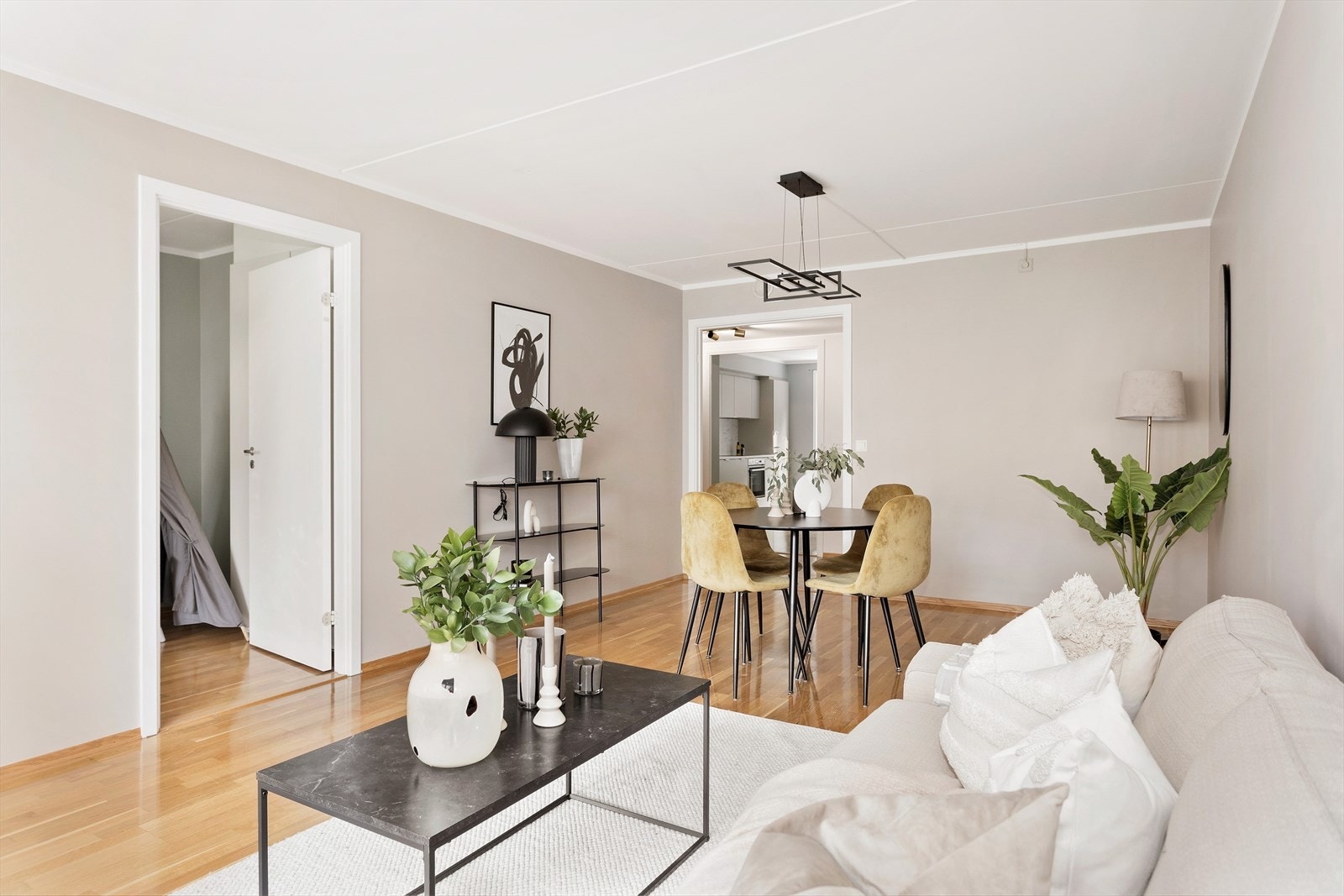 Felleskostnadene består blant annet av oppvarming/varmtvann, tv og internett. Galleribilde