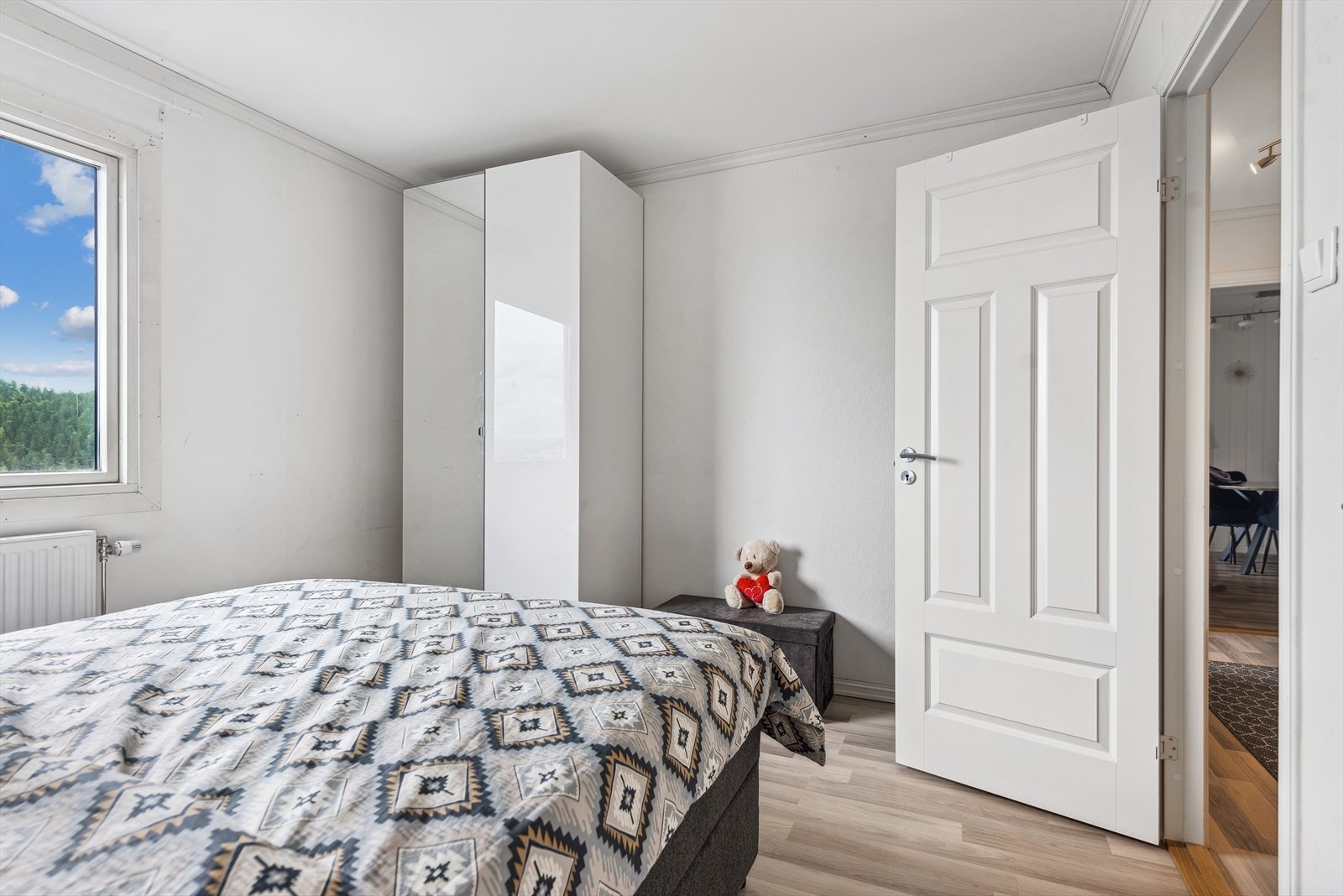 Det er garderobeskap på begge soverom. Galleribilde