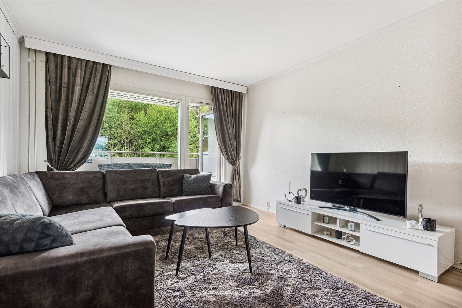 Stuen har gode møbleringsmuligheter. Galleribilde