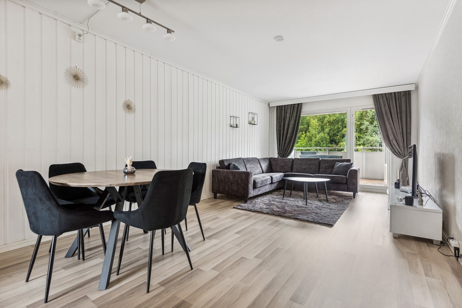 Romslig og meget pen 3-roms leilighet beliggende i 7. etasje. Galleribilde