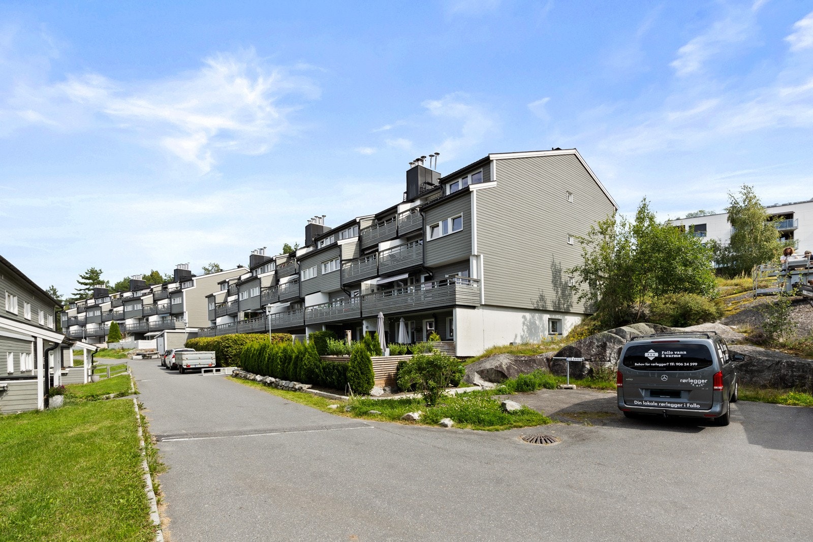 Internveiene skal kun benyttes til nødvendig kjøring, noe som gjør området svært barnevennlig. Galleribilde