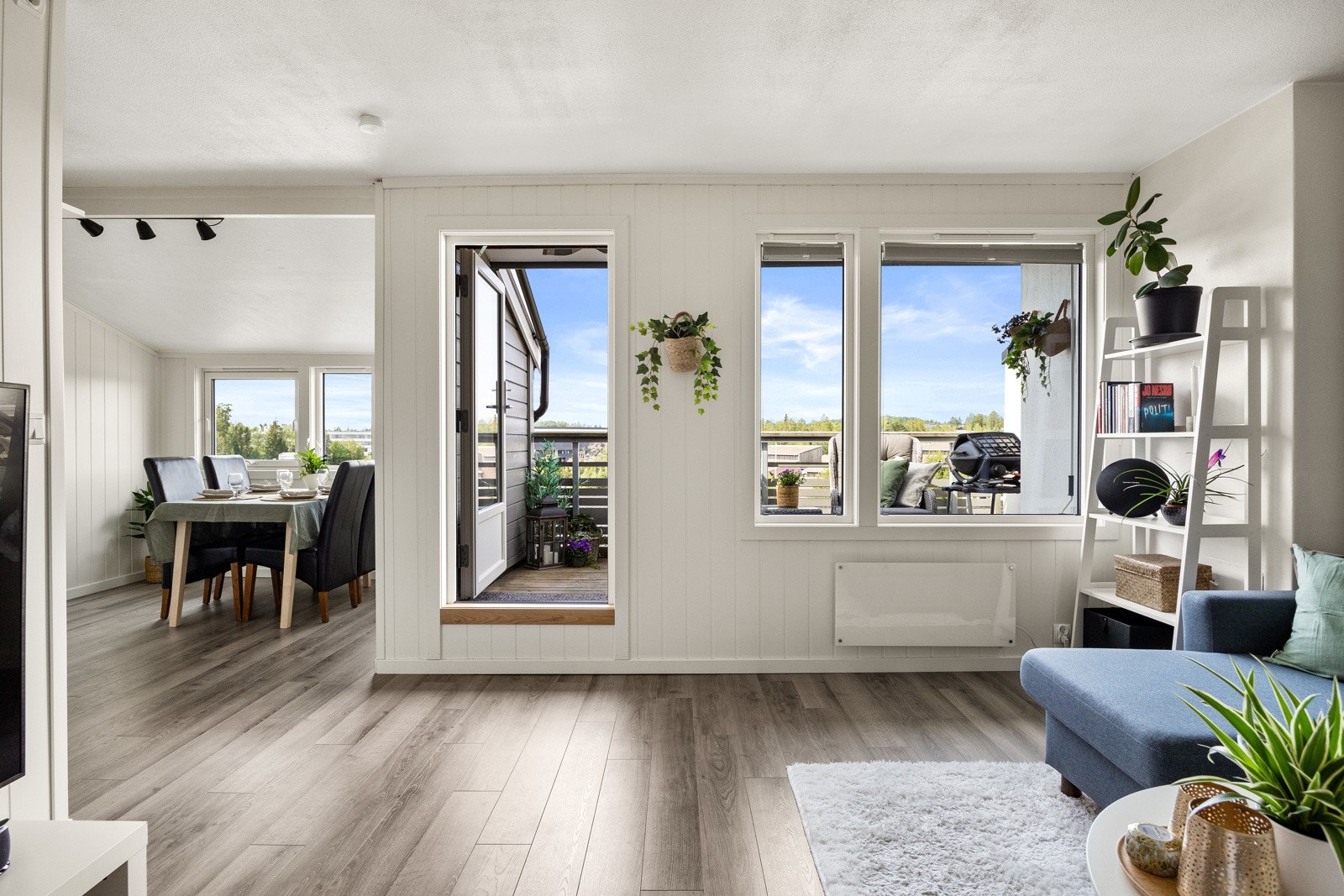 Erik Tenden Nyborg v/Privatmegleren har gleden av å ønske velkommen til Lyngåsen 1. Galleribilde