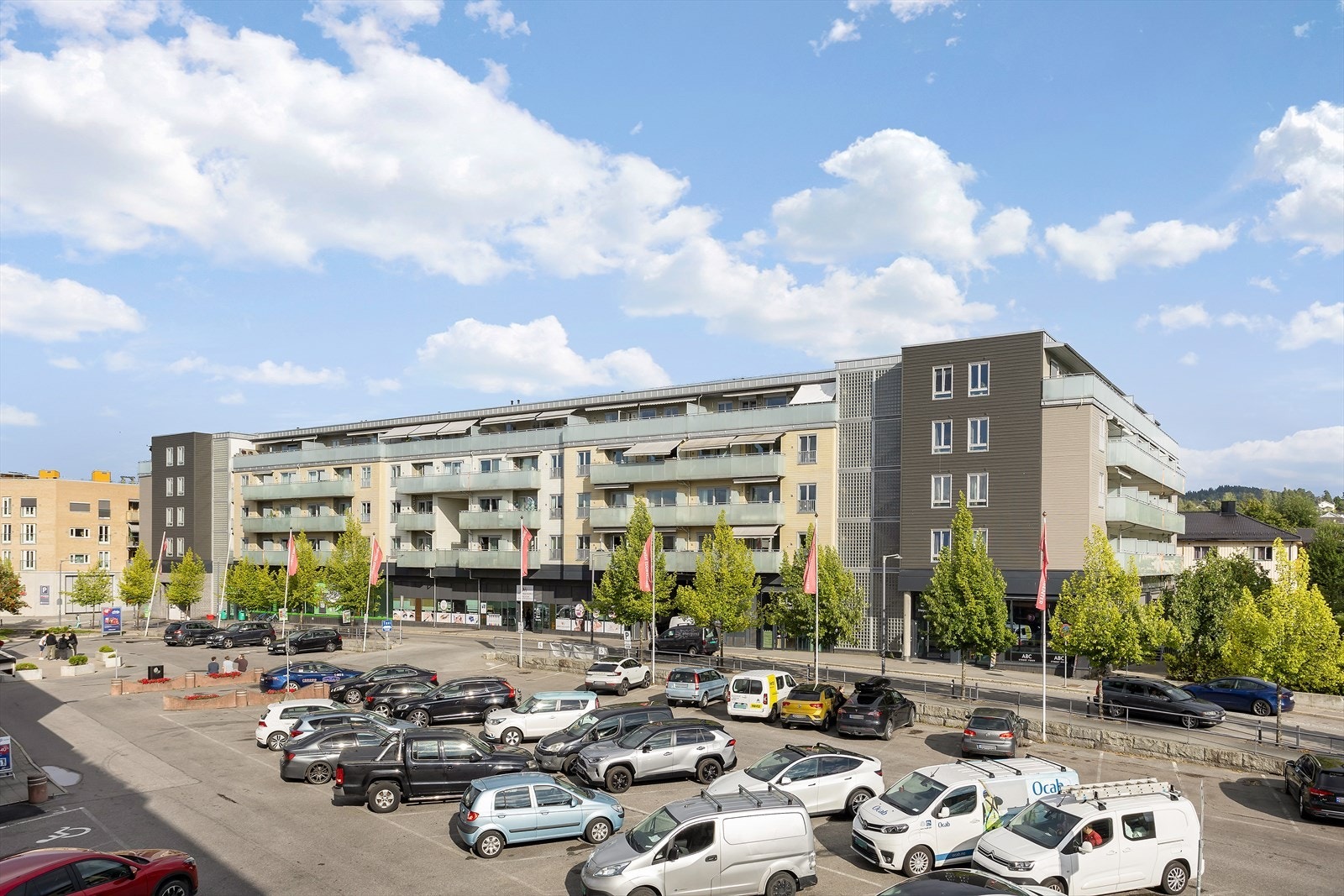 Støperiveien 8 er en pen, lys og gjennomgående 2-roms selveier fra 2010, med god og arealeffektiv planløsning. Galleribilde