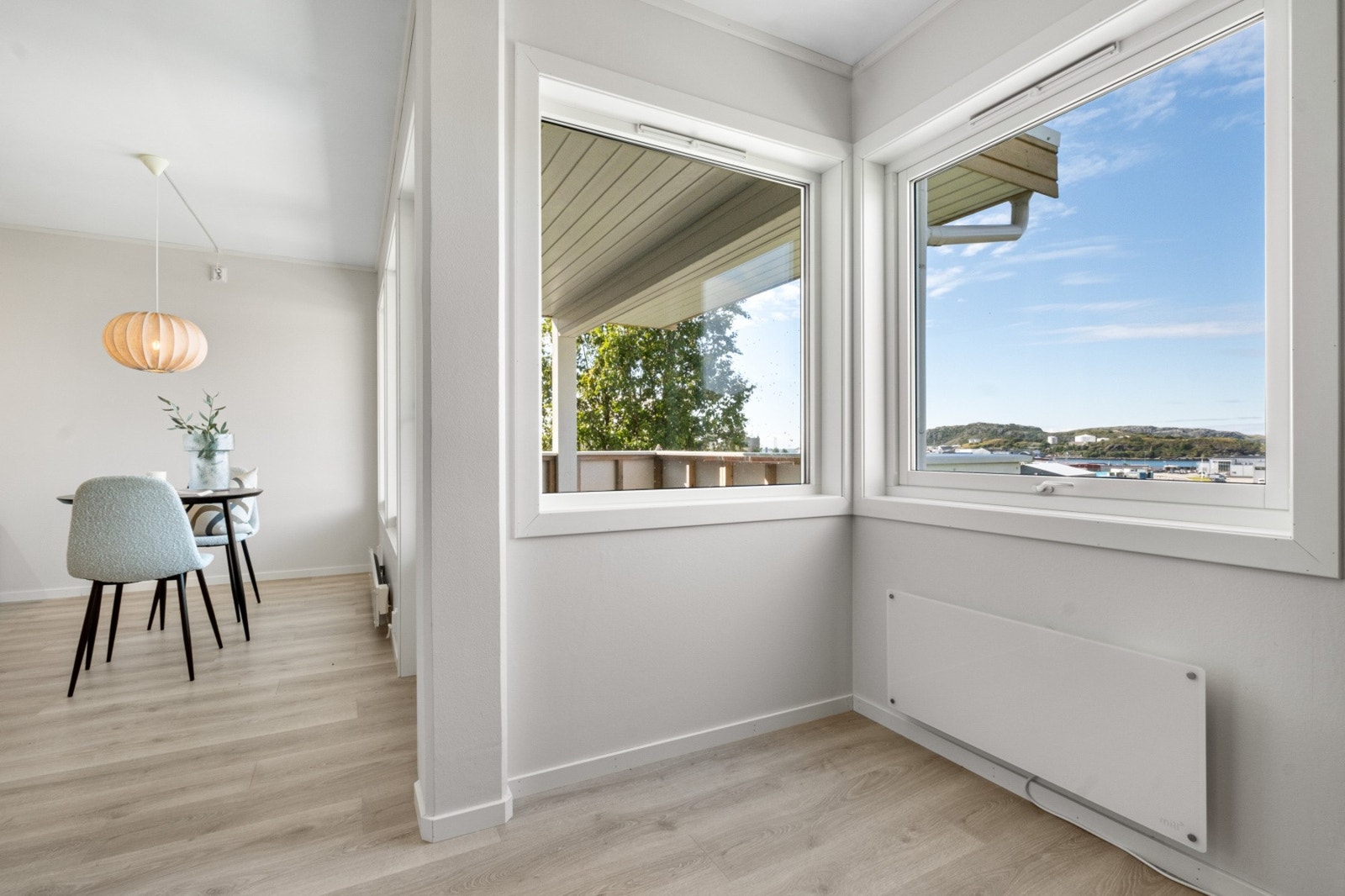 Plass til kjøkkenbord. Galleribilde