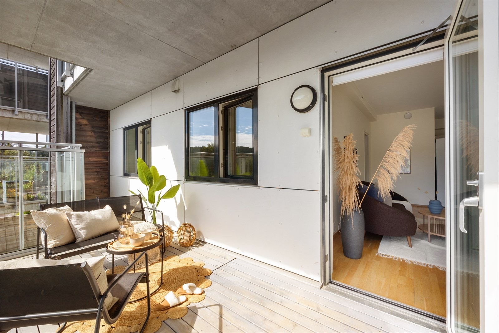 Fra stuen er det utgang til egen balkong på hele 13 m². Galleribilde