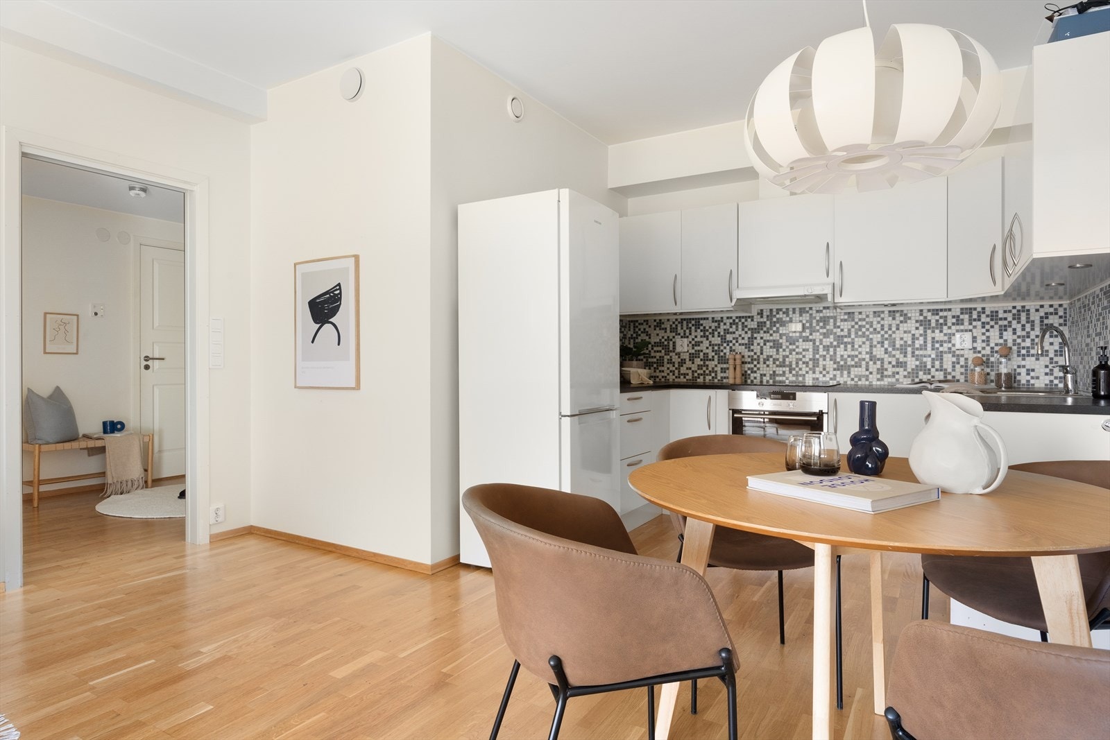 Takhøyde i stue måler 2,67 meter. Galleribilde