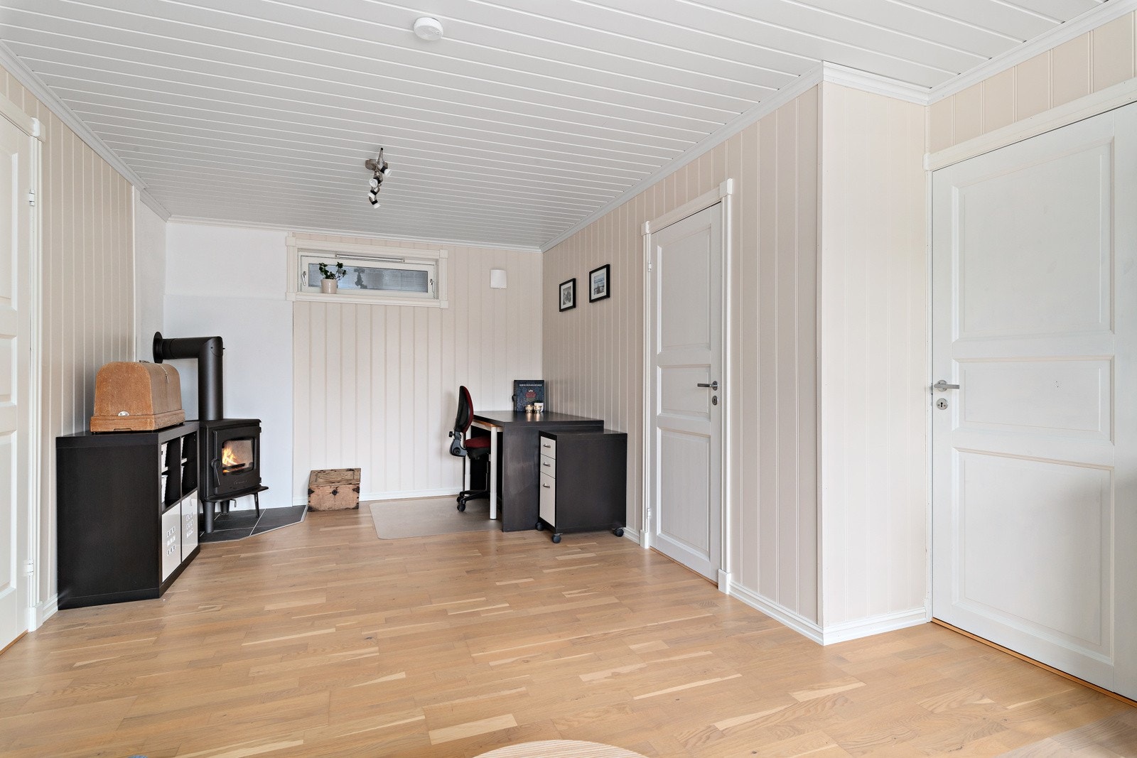 Kjellerstue. Galleribilde