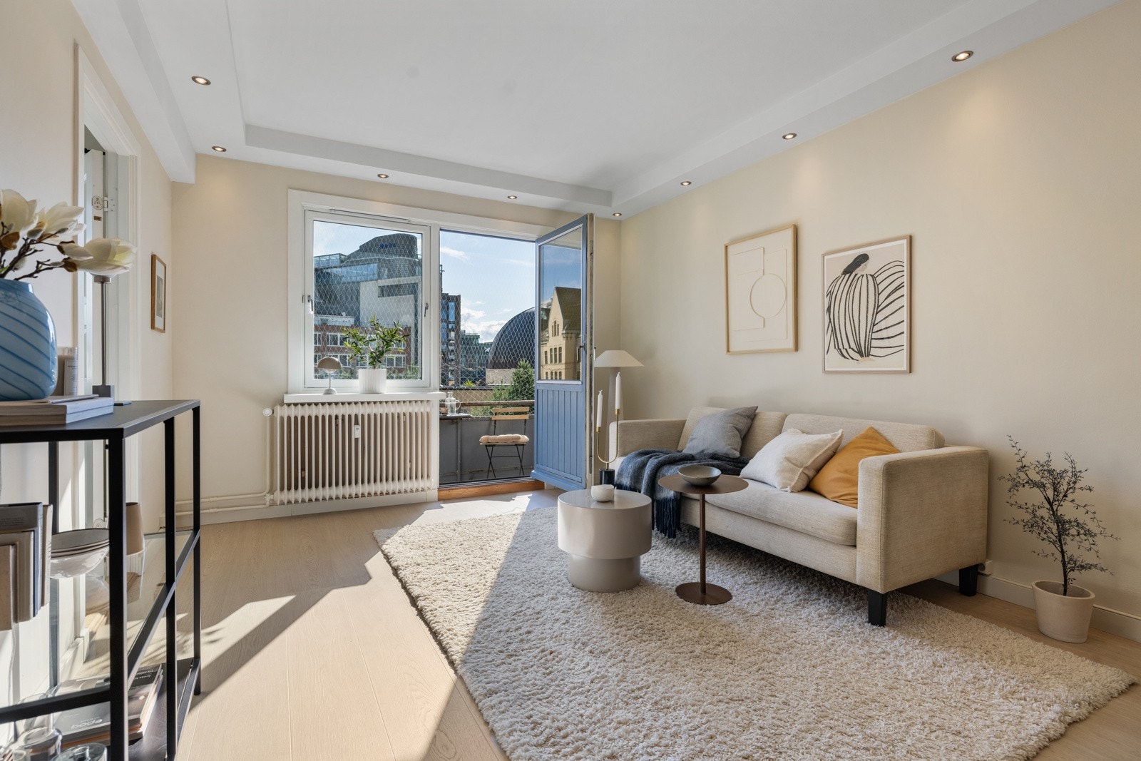 Leiligheten har en funksjonell planløsning hvor man enkelt kan dele inn i hyggelige soner. Galleribilde