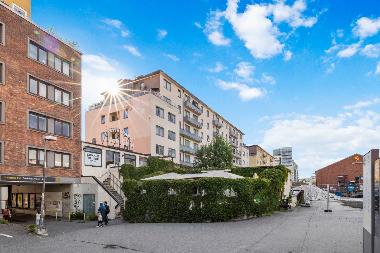 Meget populær og sentral beliggenhet på Majorstuen. Majorstuen er et av Oslos mest etterspurte nabolag med umiddelbar nærhet til alt av det byen har å tilby. Galleribilde