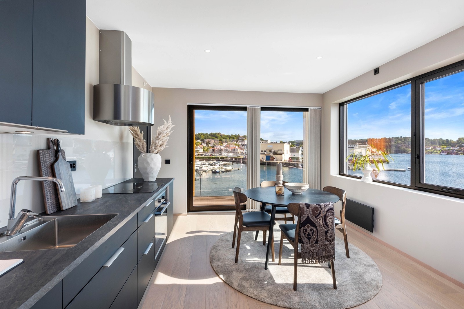 Endeleilighet, slik at man får ekstra utsikt og lysinnslipp. Galleribilde