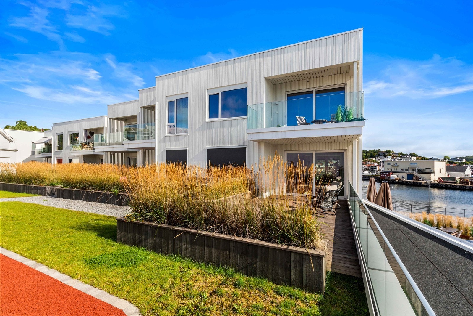 Pent opparbeidet fellesareal for de 20 nye leilighetene i Odden Brygge med adkomst fra 2. etasje. Galleribilde