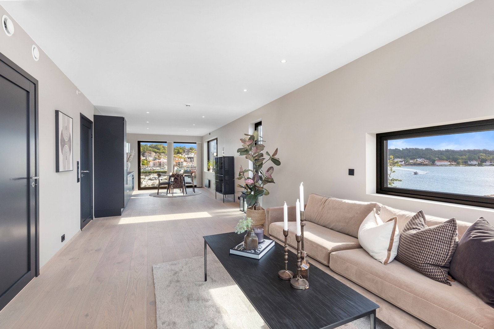 Herlig utsikt fra alle vindusflater. Galleribilde