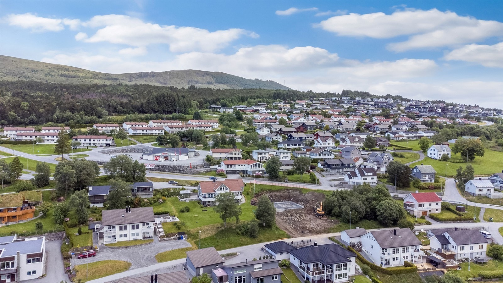 Tomta ligg i attraktivt og barnevenleg område Galleribilde