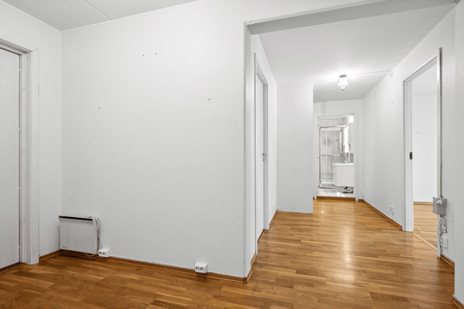 Stor entré ønsker velkommen inn. Galleribilde