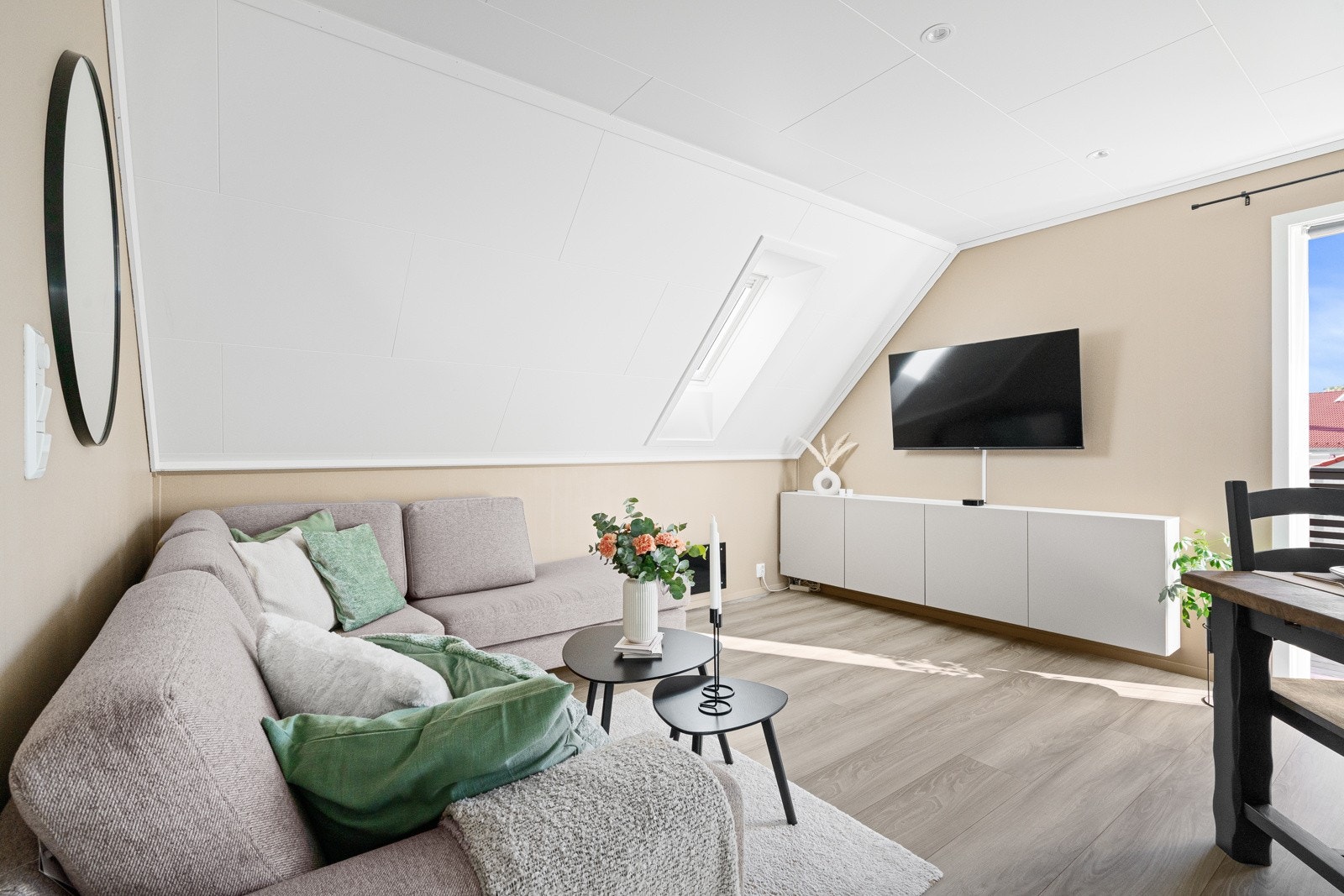 Leiligheten inneholder: Gang, Bad/vaskerom, Stue/kjøkken, Soverom* Galleribilde