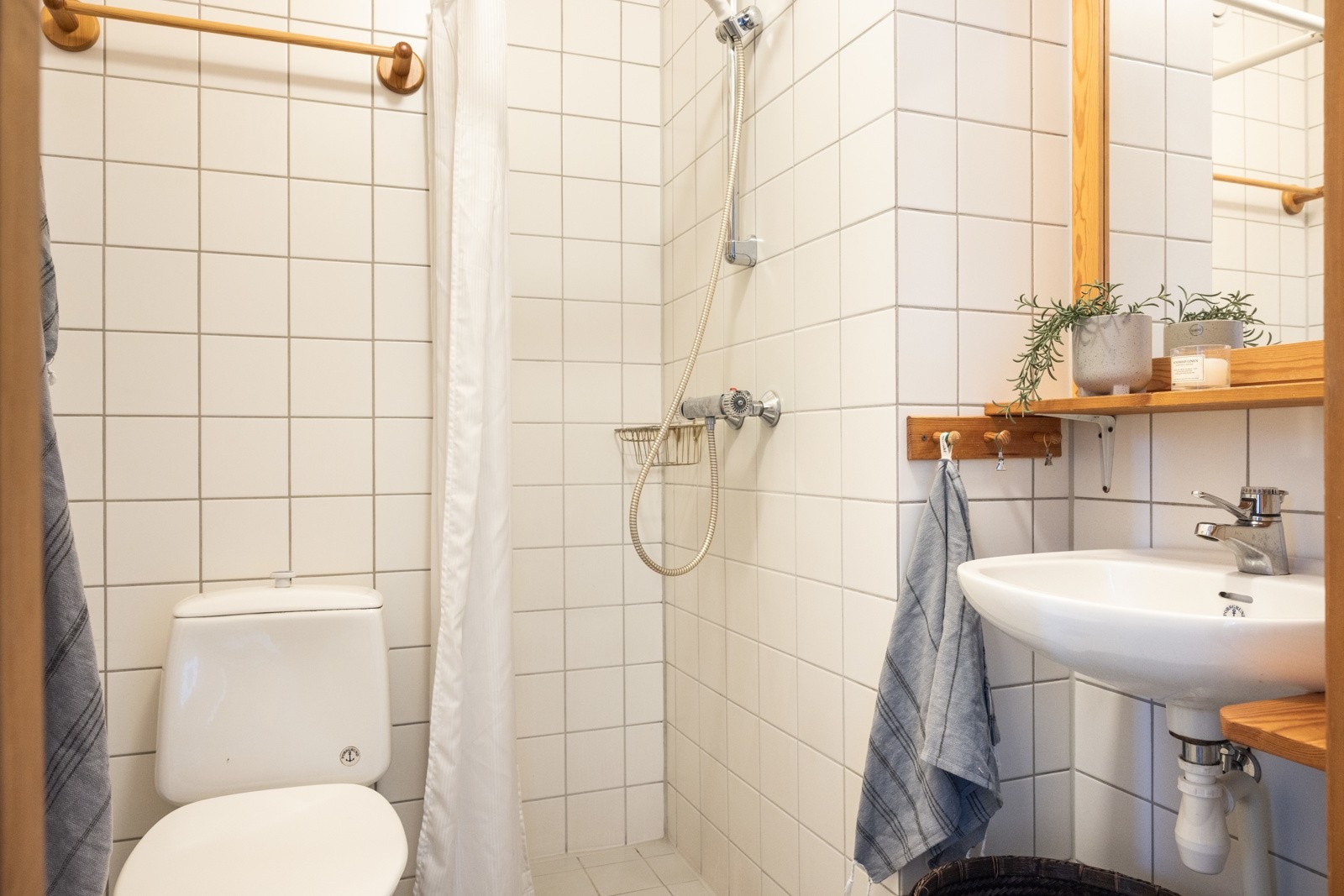 Flislagt bad med varmekabler i gulv. Galleribilde