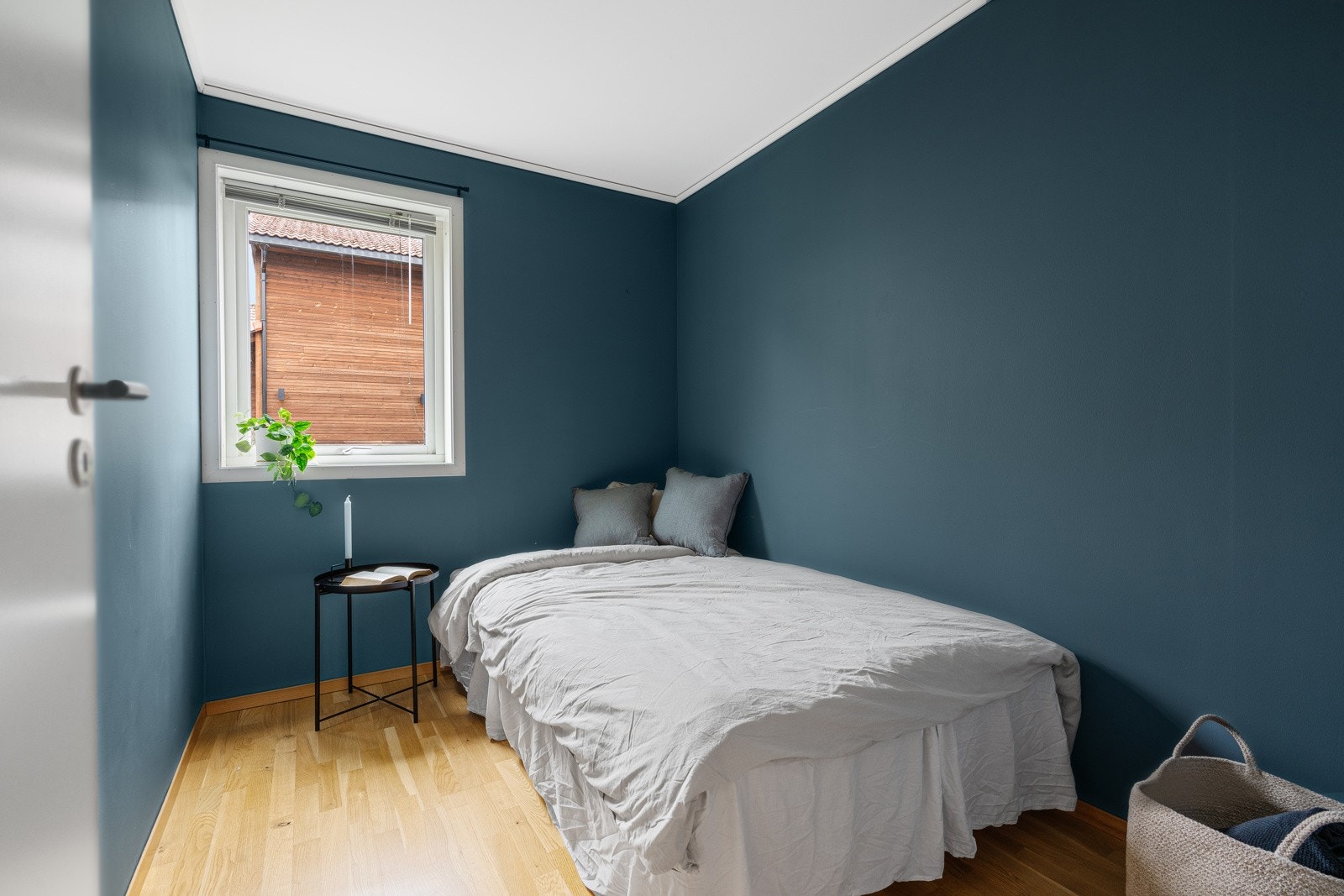 Soverom 2 også av god størrelse. Passer perfekt som gjesterom eller kontor. Galleribilde