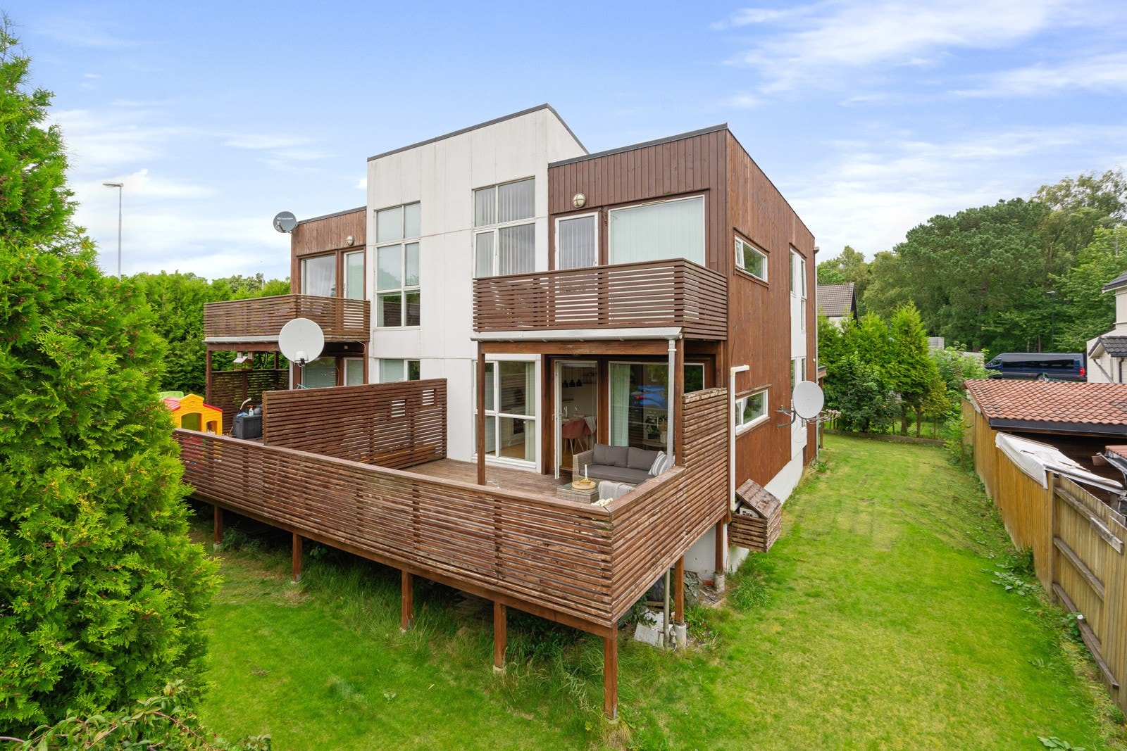 Boligen har en sentral beliggenhet med gangavstand til blant annet matbutikk, kollektivtilbud og turmuligheter. Galleribilde