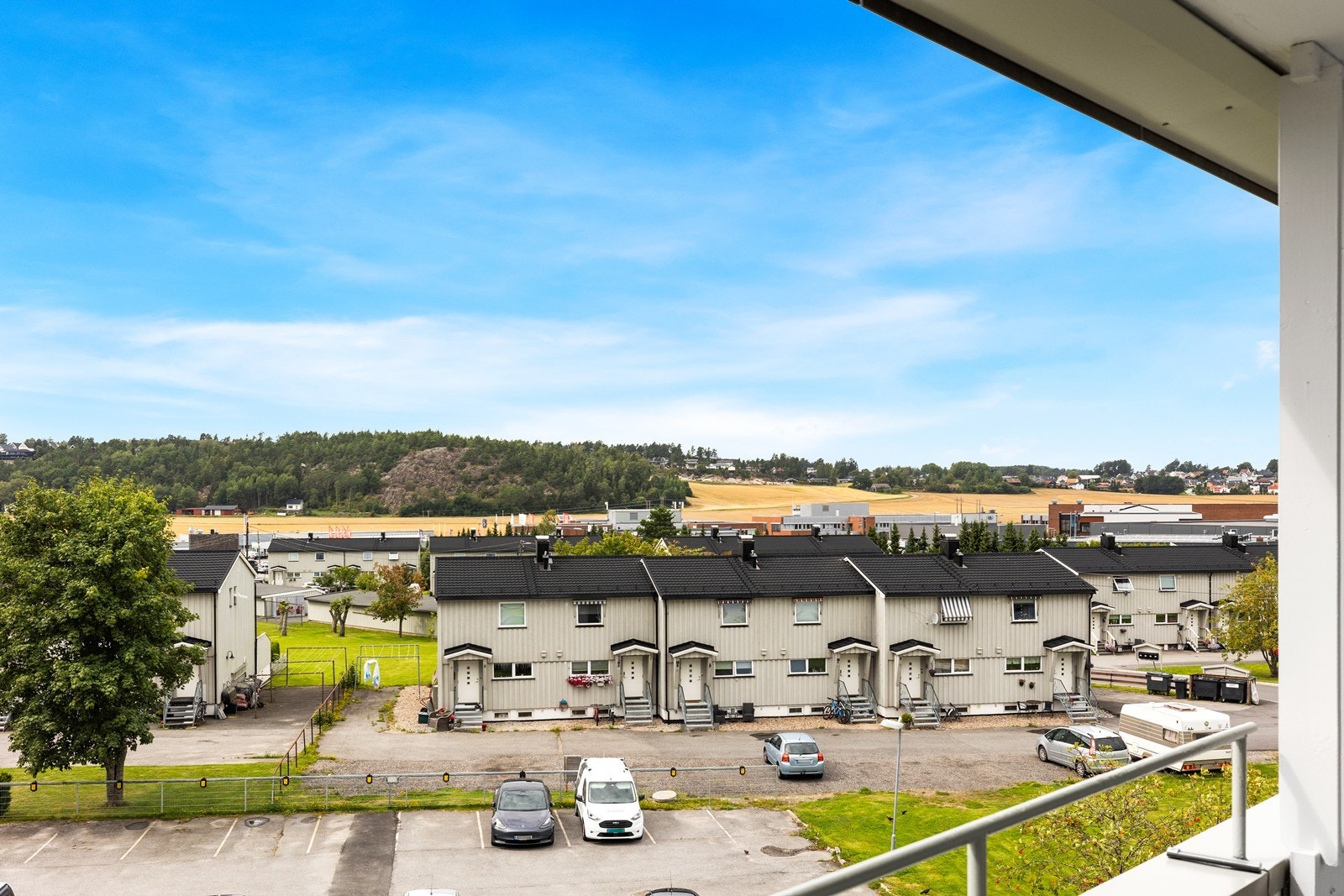 Brevik er et boligområde med kort av stand til de fleste fasiliteter. Kort vei til sentrum og E6. Galleribilde