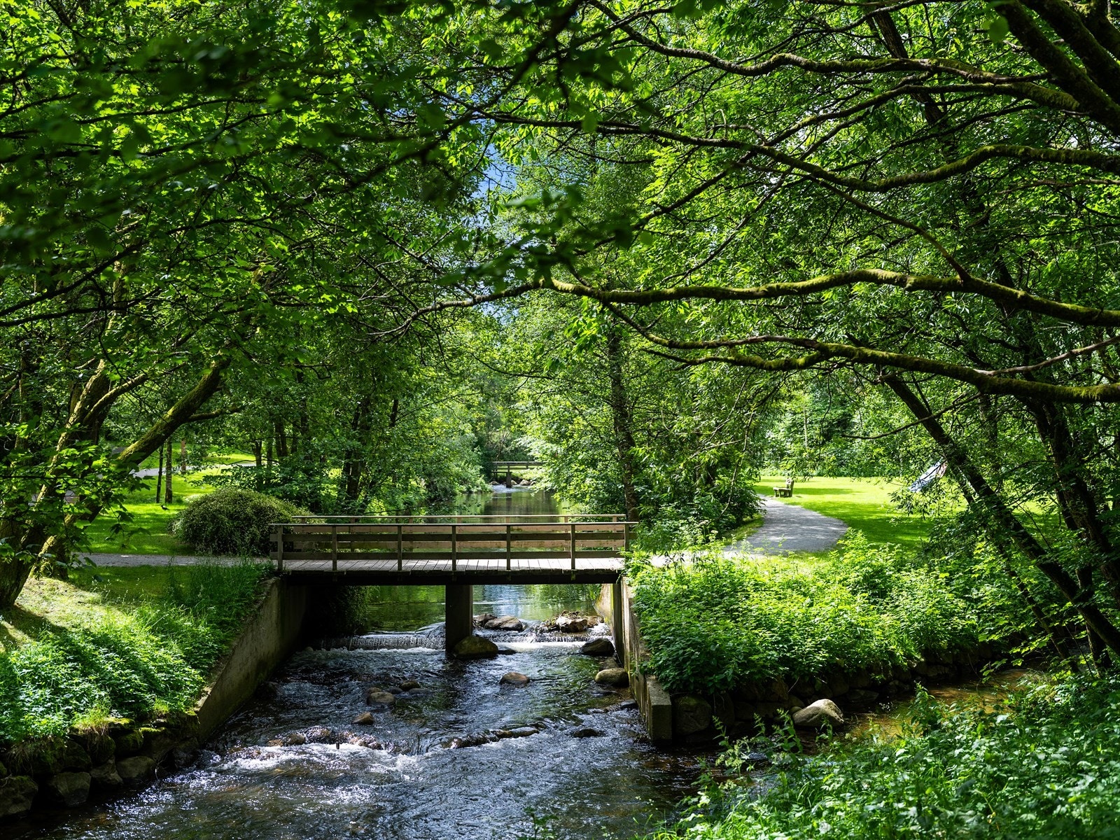 Sandvedparken er også få minutter unna. Denne tar deg helt til Stokkalandsvatnet om du vil. Galleribilde