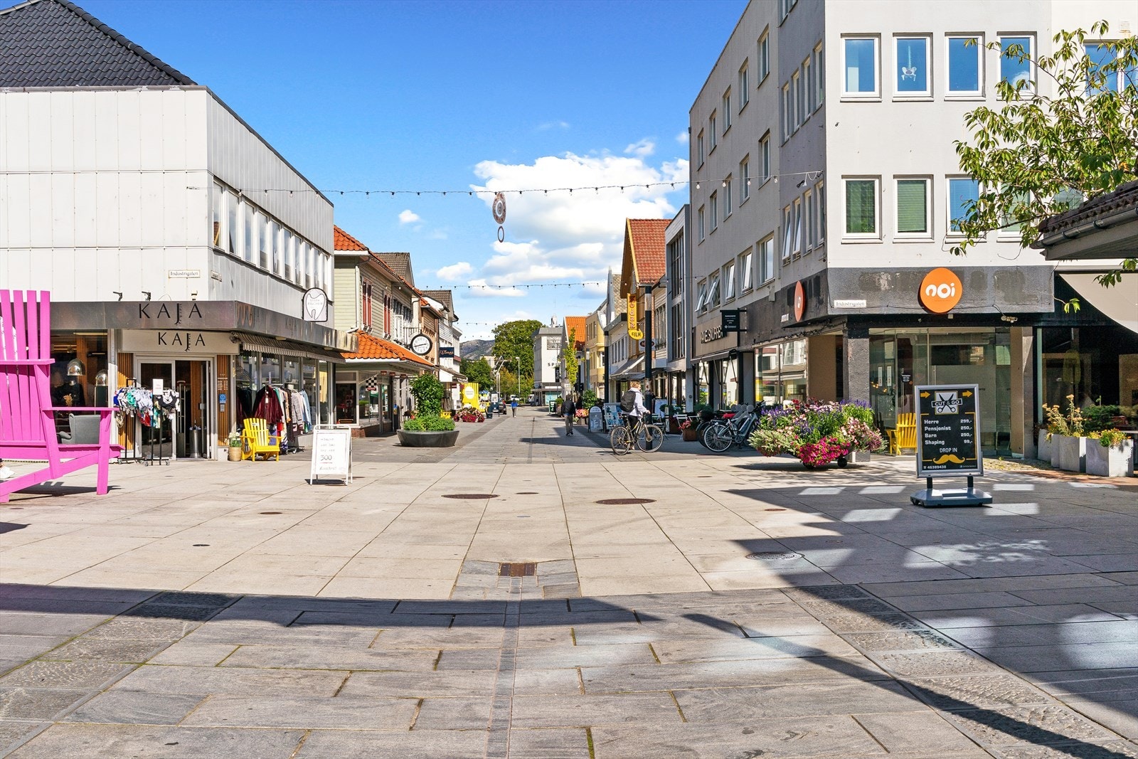 Få min gange til Langgata og sentrum, samt togstasjon. Ideell plassering for enhver hverdag. Galleribilde