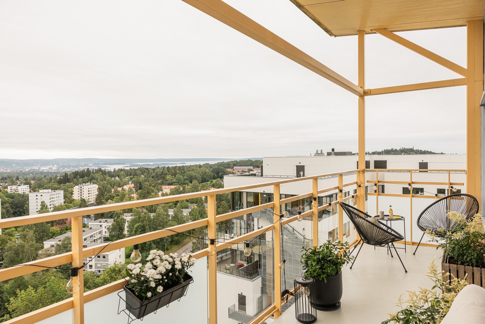 Flott balkong på ca. 12 kvm med fantastisk utsikt. Galleribilde