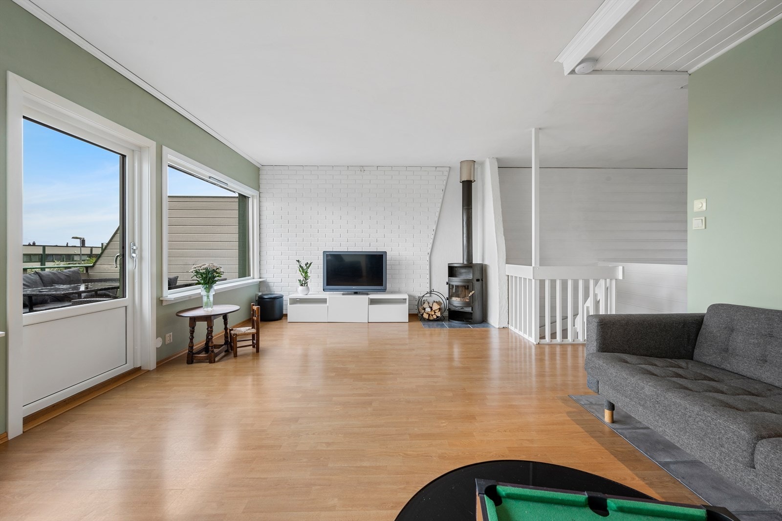 - Stuen måler hele 40,8m² - Galleribilde