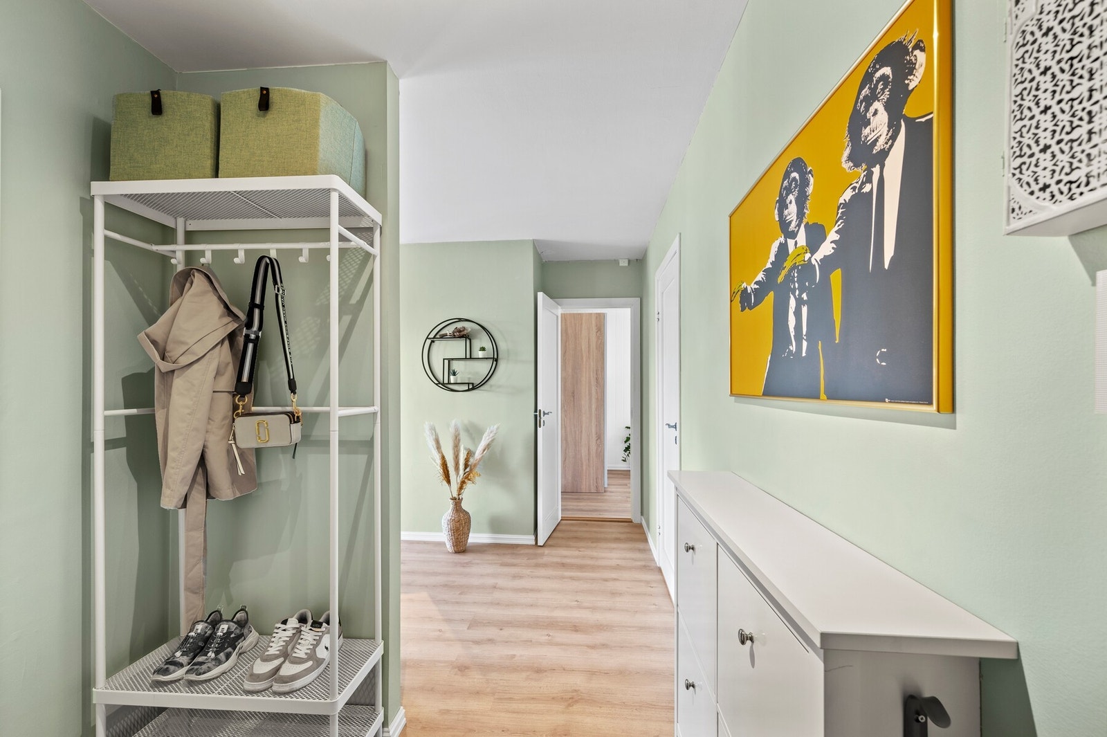 Legg merke til listfritt overgang fra tak/vegg. Galleribilde