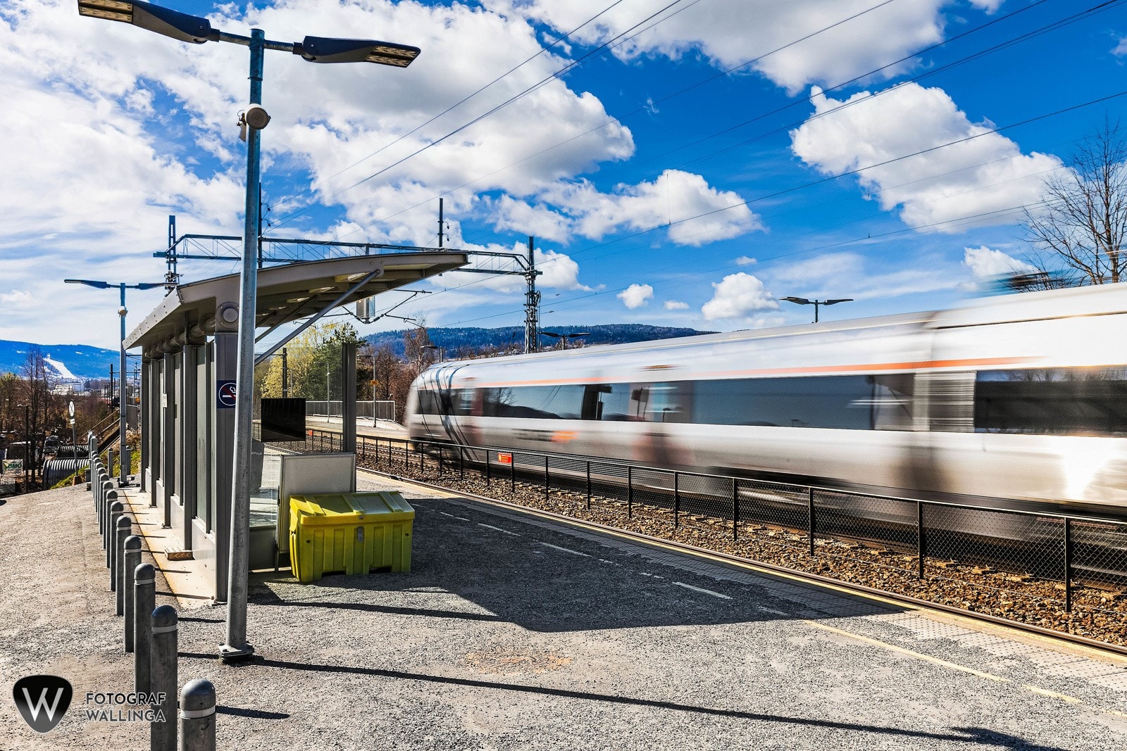 Det tar ca. 20 minutter å gå til Lier stasjon. Galleribilde