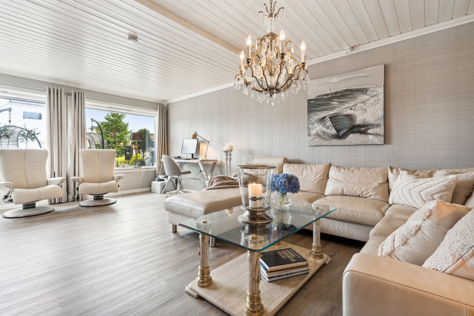Stor og romslig kjellestue. Galleribilde
