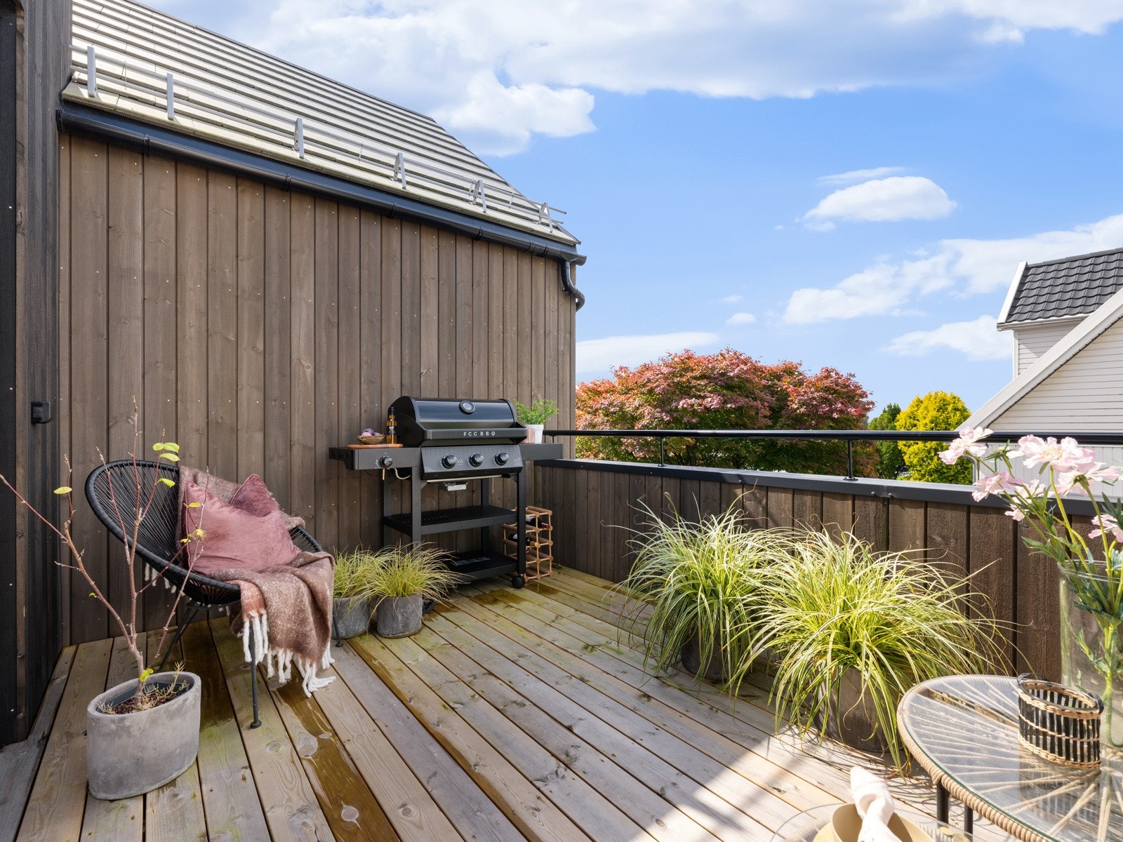 Balkongeng er på 13 kvm og har god plass til utemøber Galleribilde