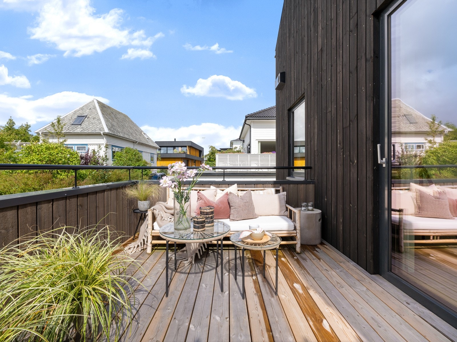 Fra kjøkkenet har du utgang til en flott balkong Galleribilde