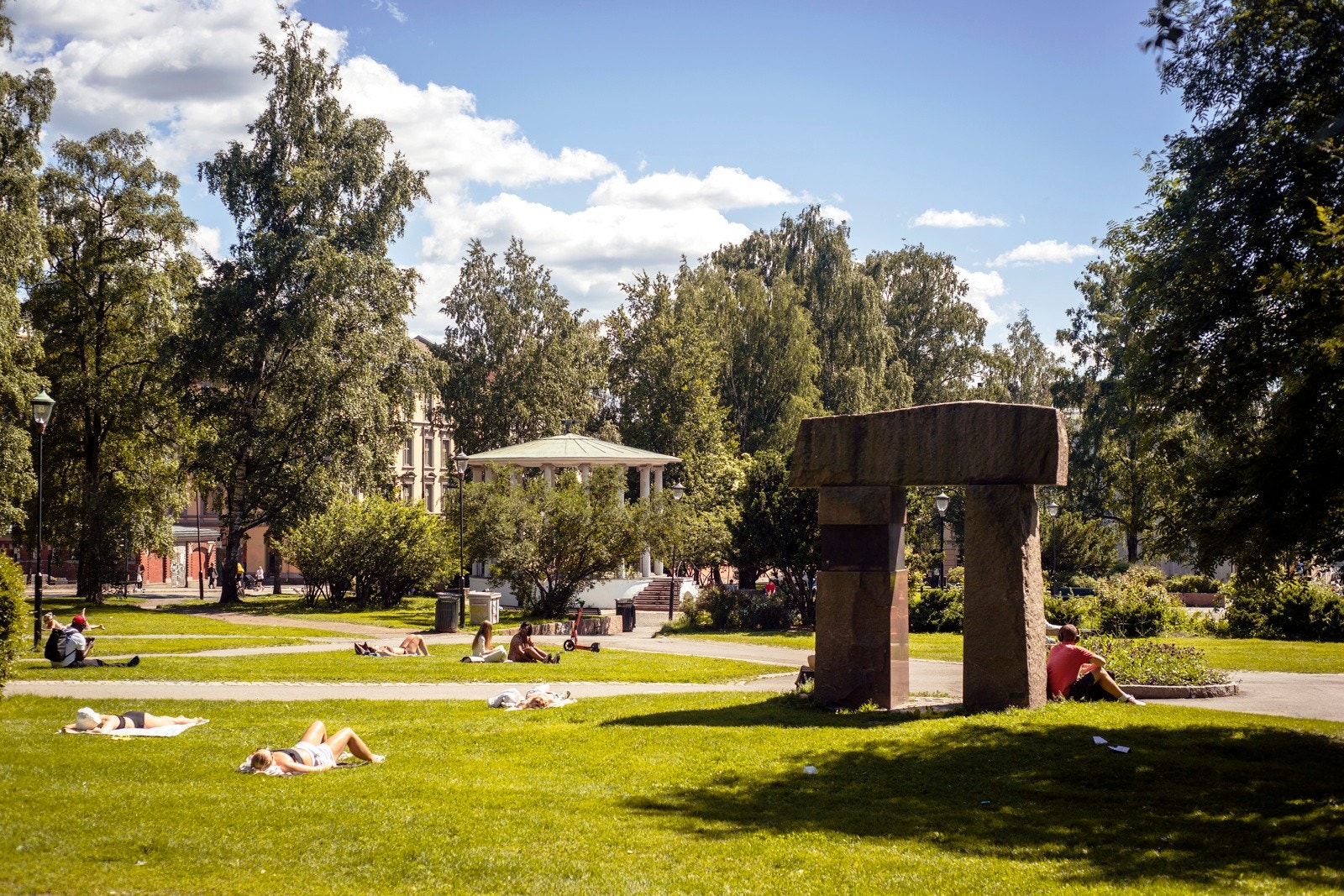 Kun få minutters gange til Birkelunden, Sofienbergparken, Kubaparken og Grünerhagen. Galleribilde