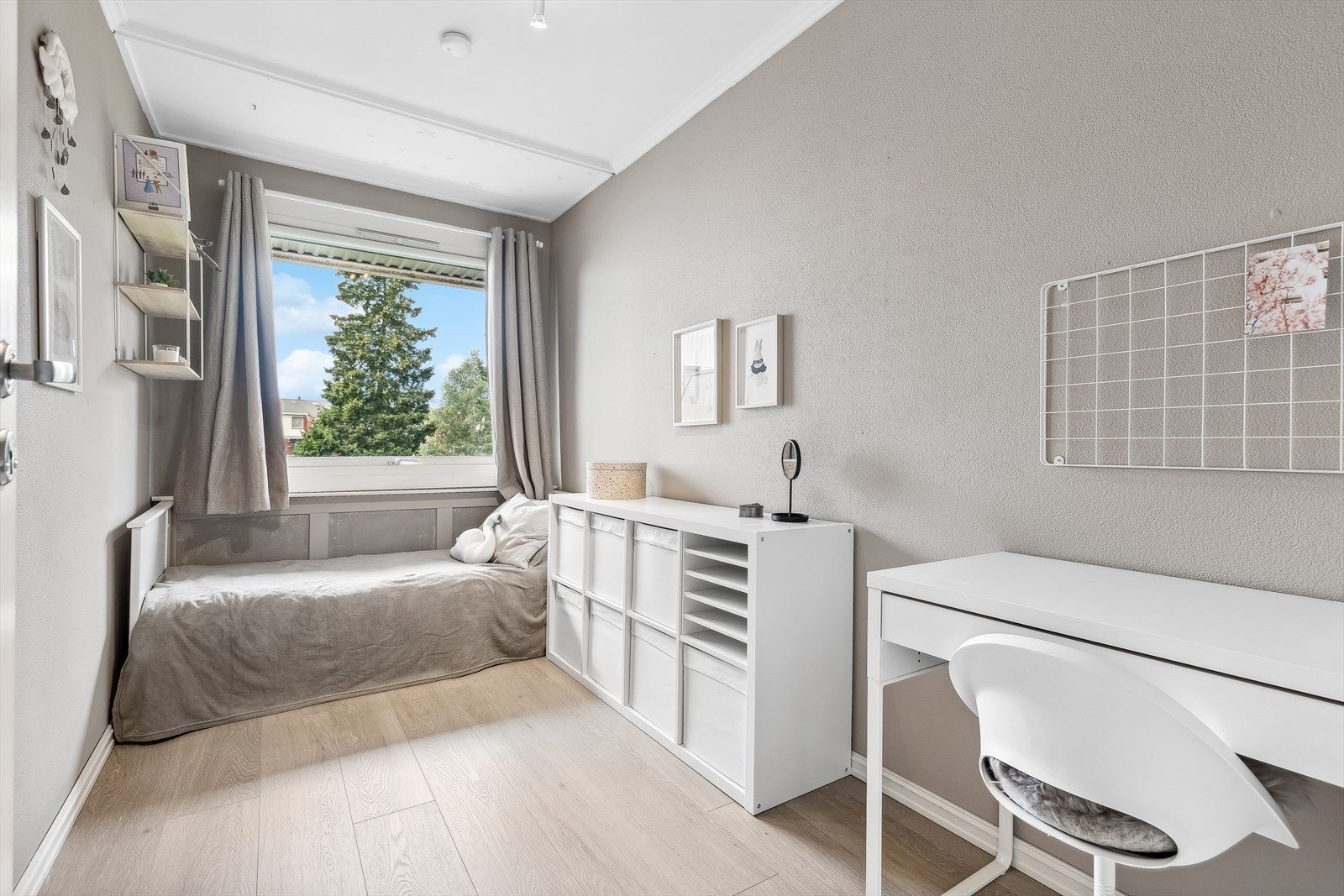 Soverom II og III er også av god størrelse, og egner seg perfekt som barnerom. Galleribilde