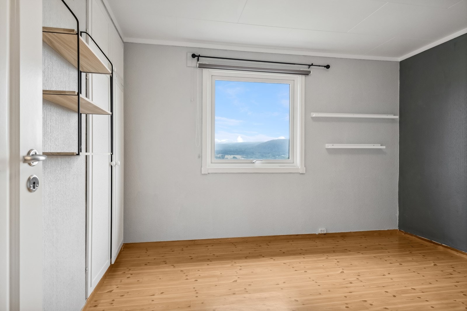 Soverommene fremstår som lyse og fine soverom. Galleribilde