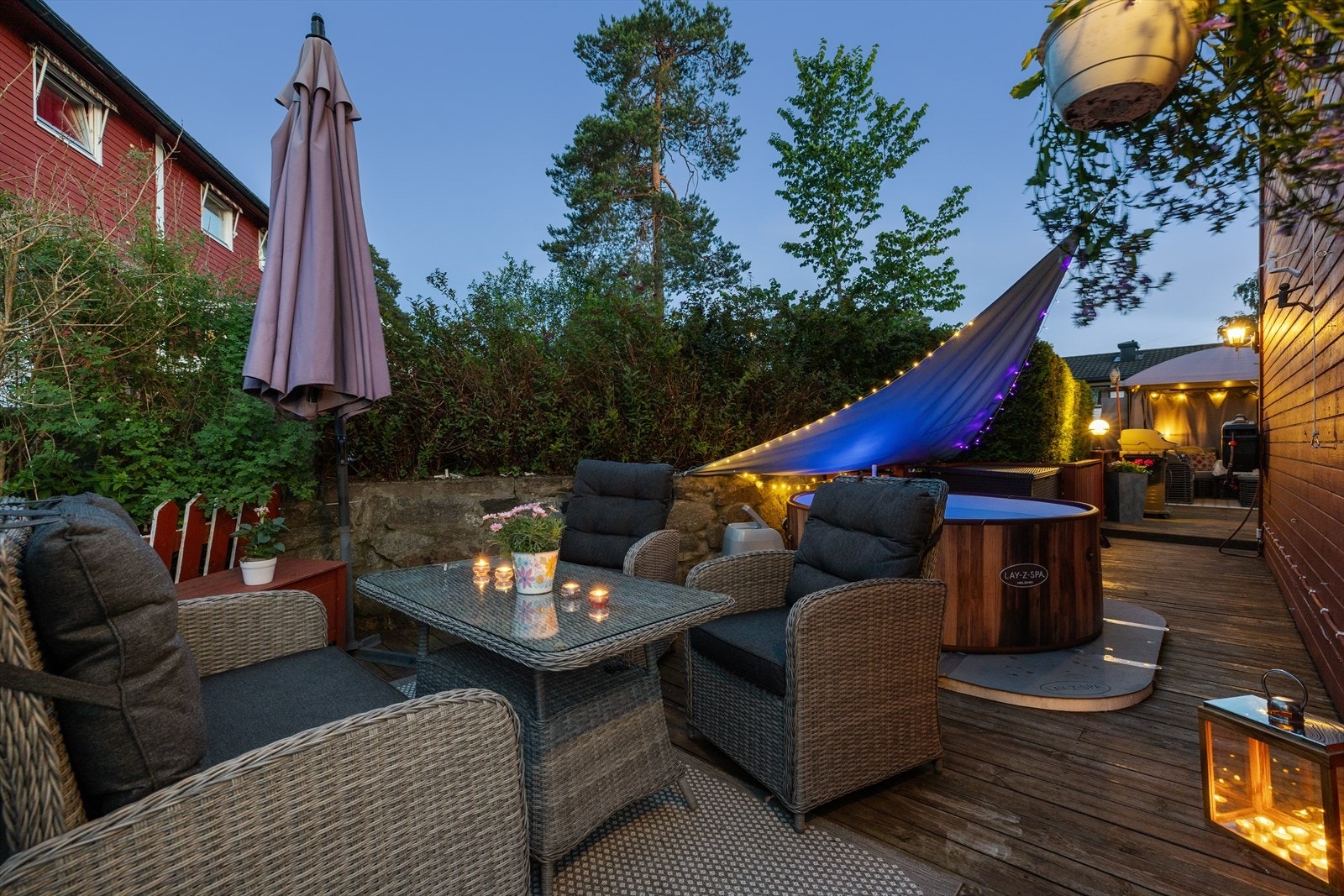 Uteplassene gir flere gode soner til bruk gjennom hele dagen. Galleribilde