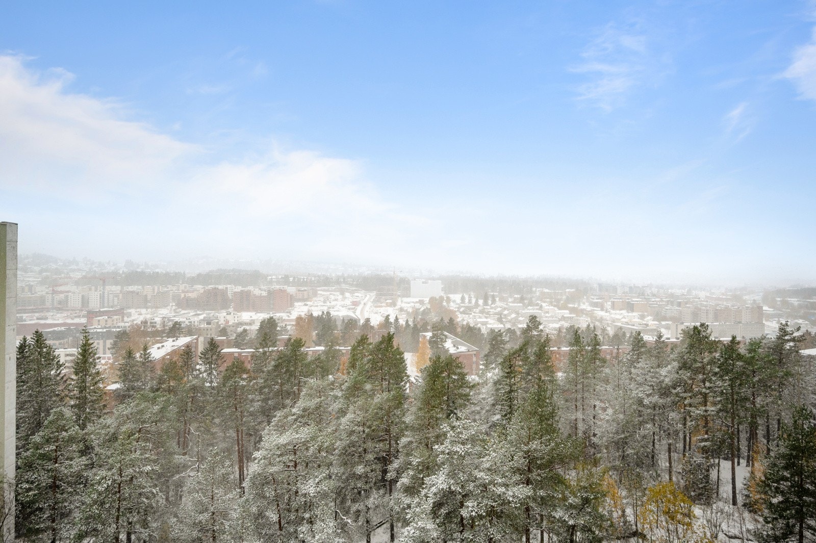 Fra balkongen har du fantastisk, vidstrakt utsikt - uten innsyn Galleribilde