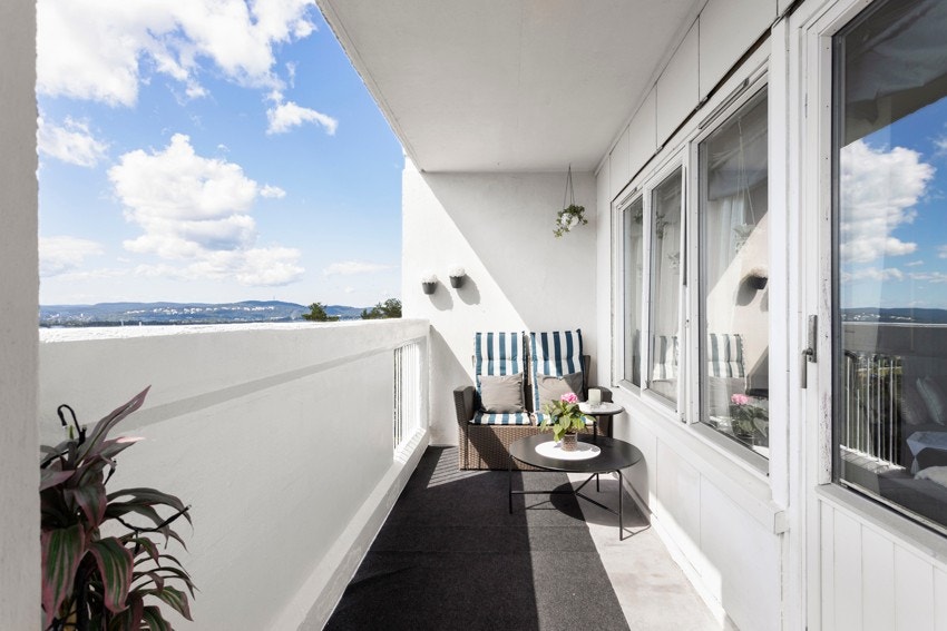 Fra stuen har du adkomst til en flott balkong med lekker utsikt. Galleribilde