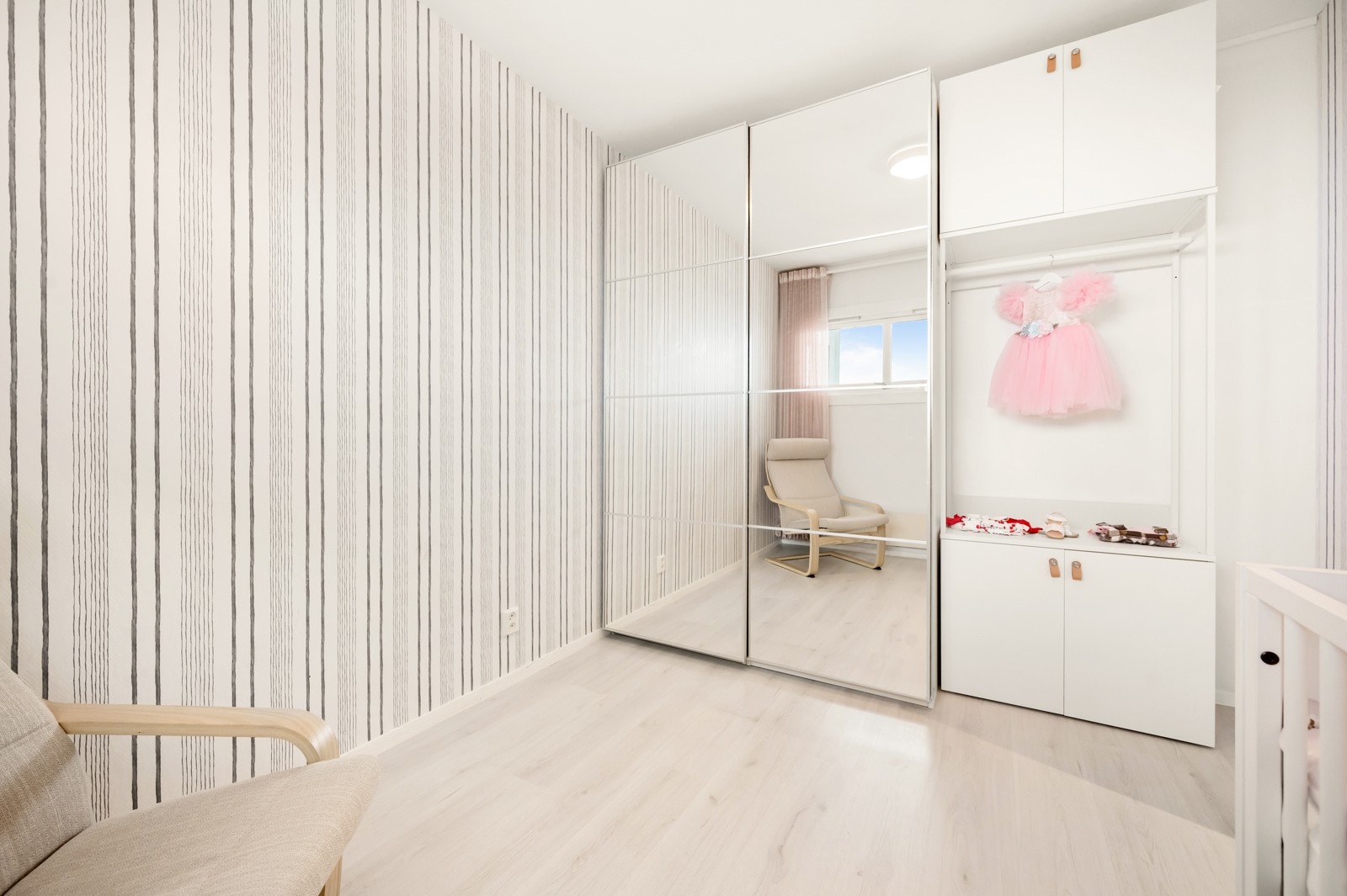 Skap for oppbevaring av sko og diverse. Galleribilde