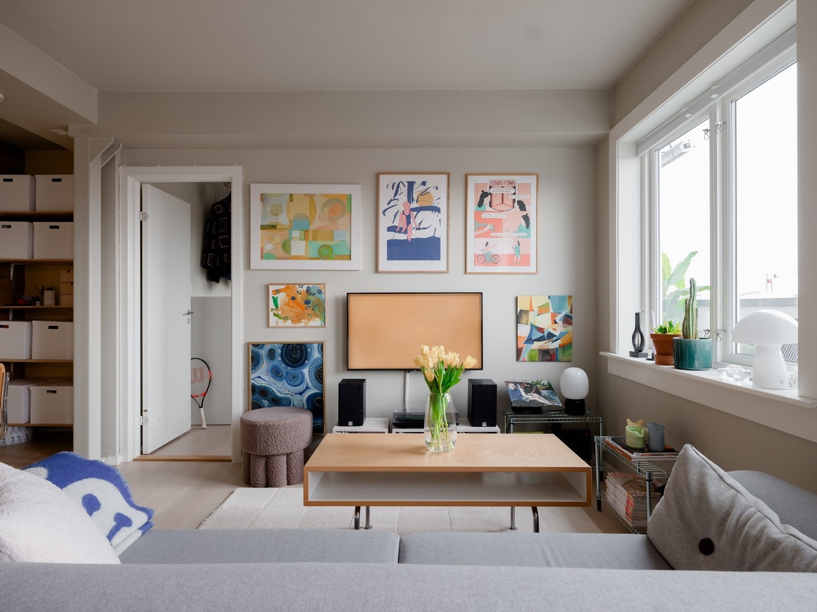 Din nye sofakrok? Det er god plass til en romslig sittegruppe i denne delen av stuen. Galleribilde