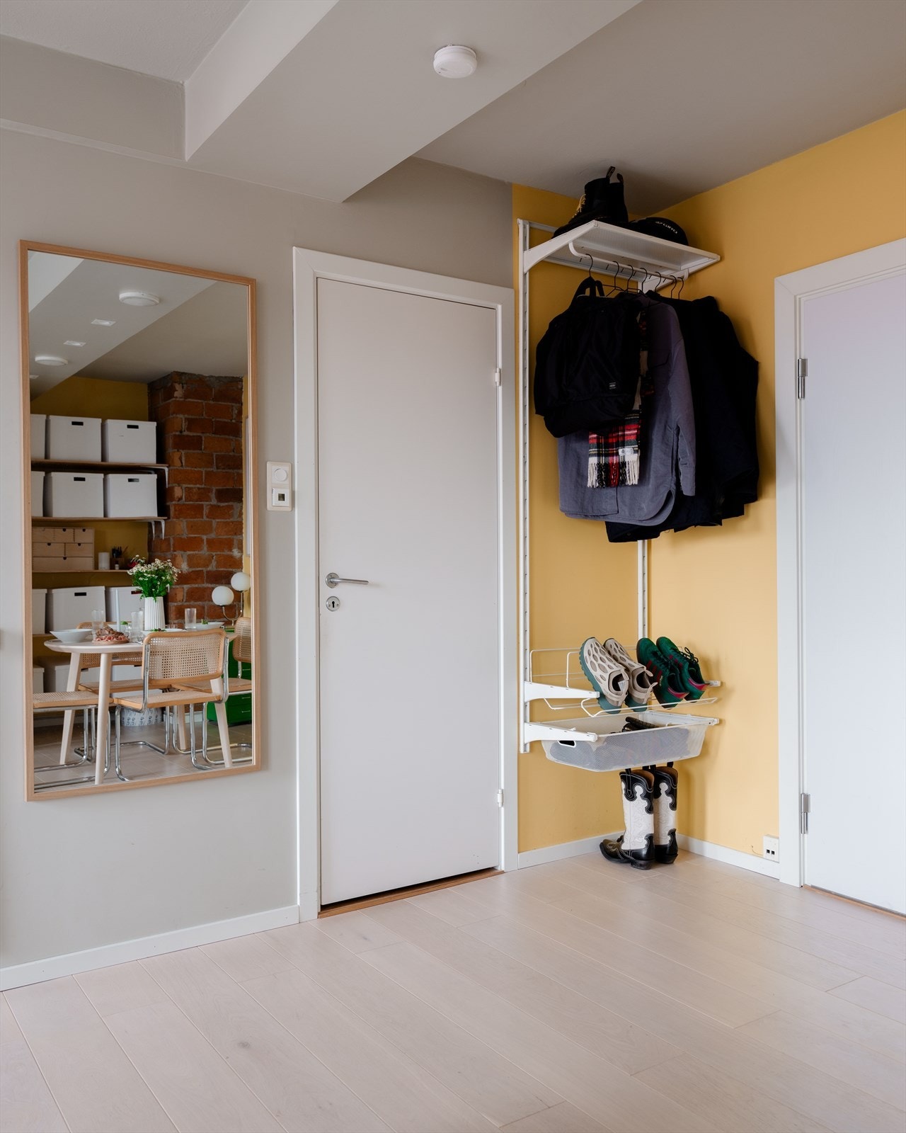 Fra stue er det også adkomst til boligens bad. Galleribilde