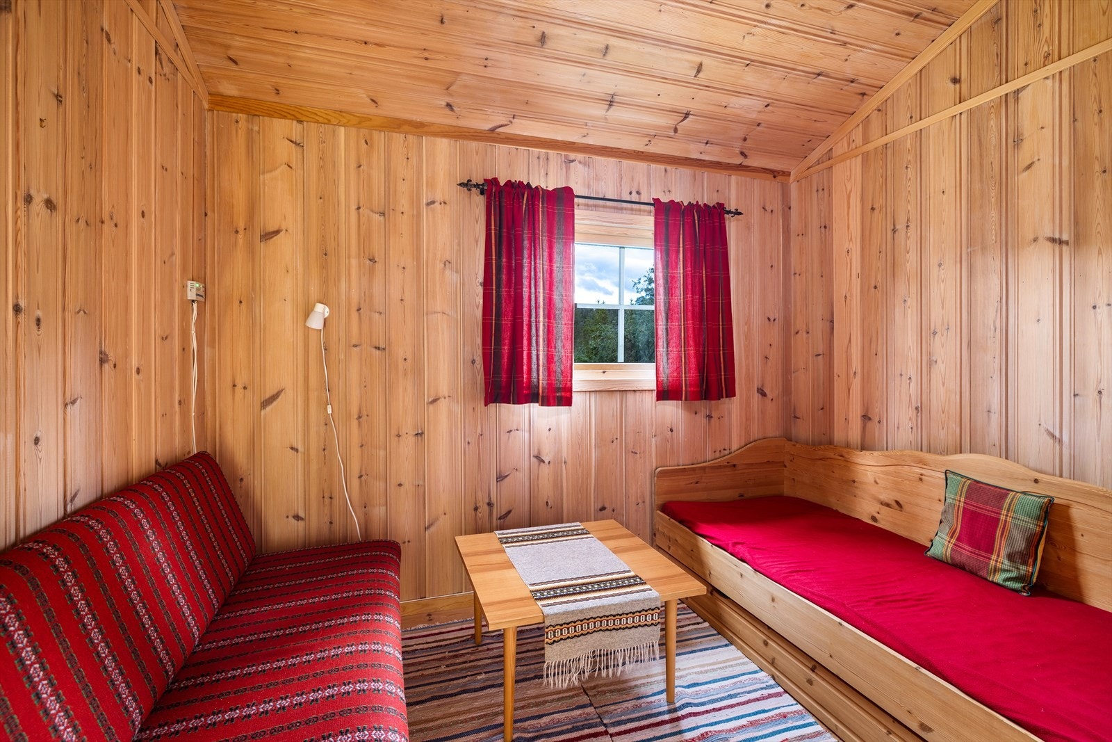 Koselig stue/soverom som er perfekt for gjester. Galleribilde