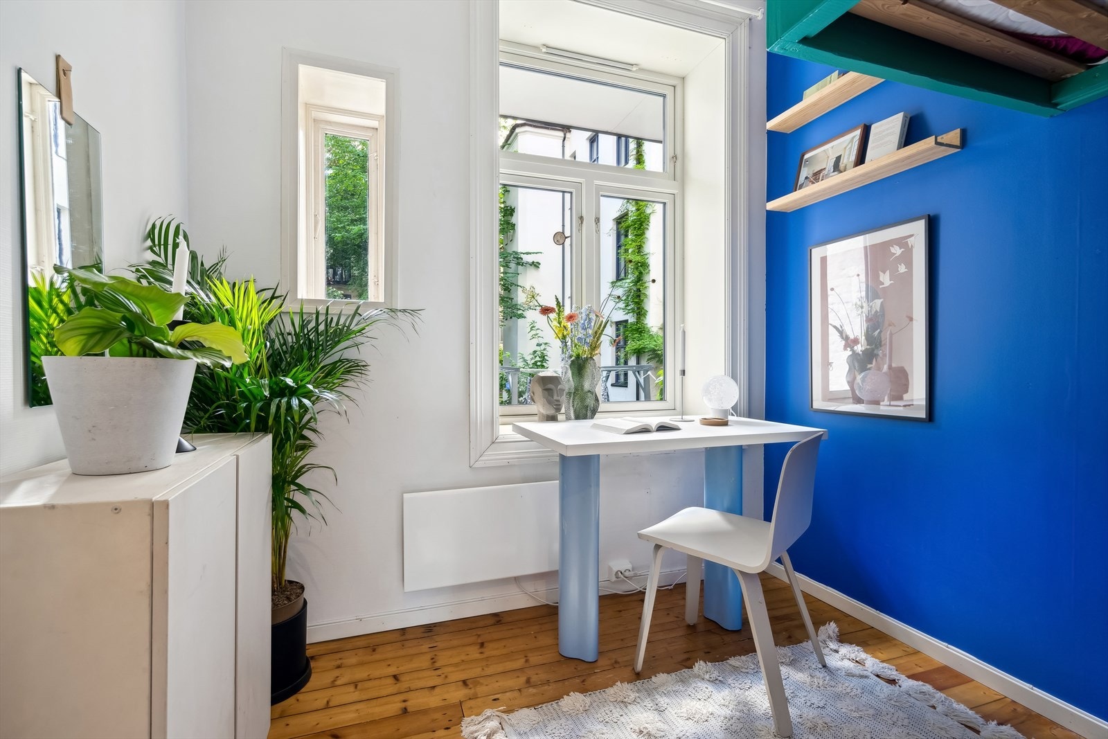 Soverom 2 er noe mindre, men like fullt godt. Begge soverommene vender mot bakgård. Galleribilde