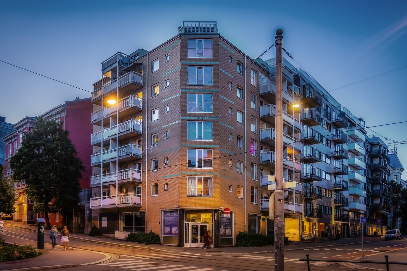 Fasade kveld Galleribilde